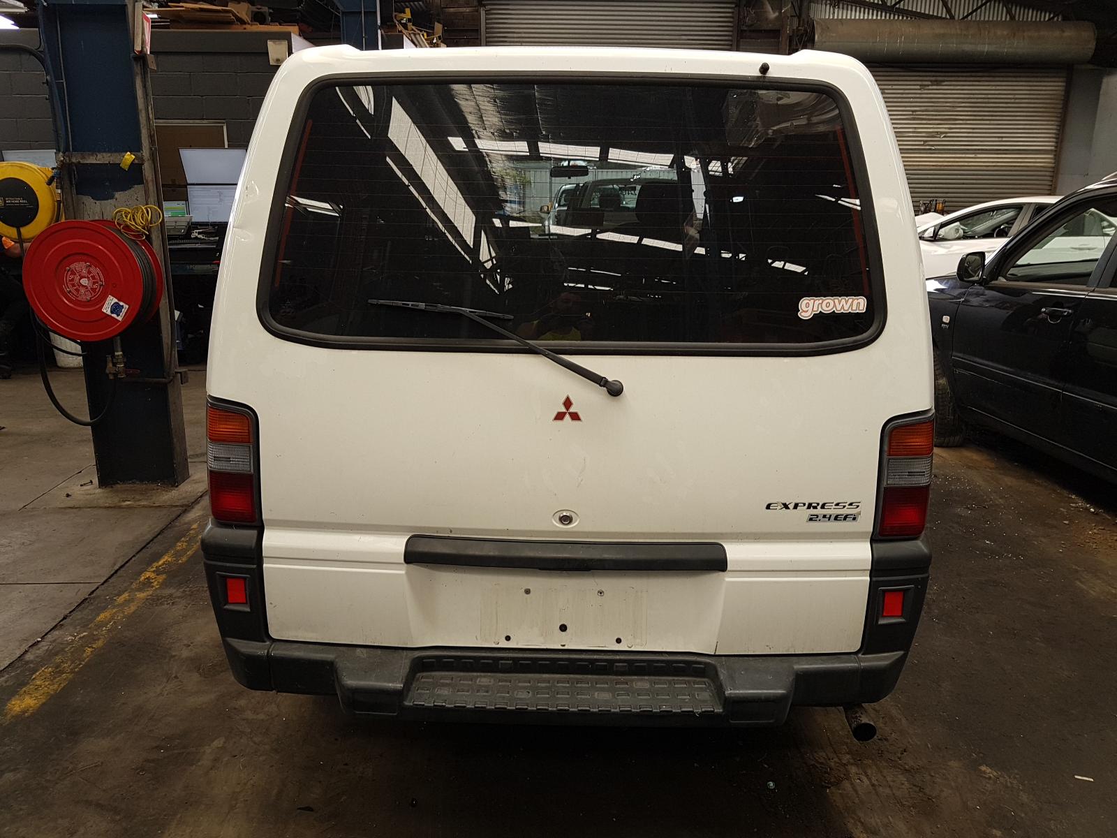 View Auto part Right Taillight Mitsubishi L300 2007