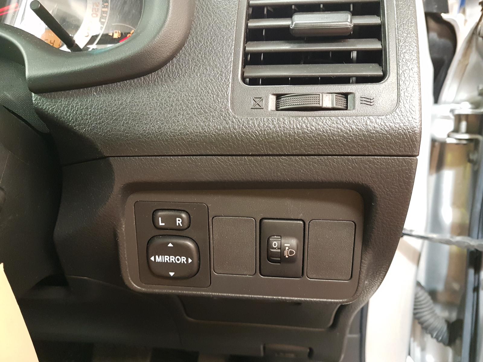 View Auto part Seatbelt/Stalk Toyota Corolla 2009
