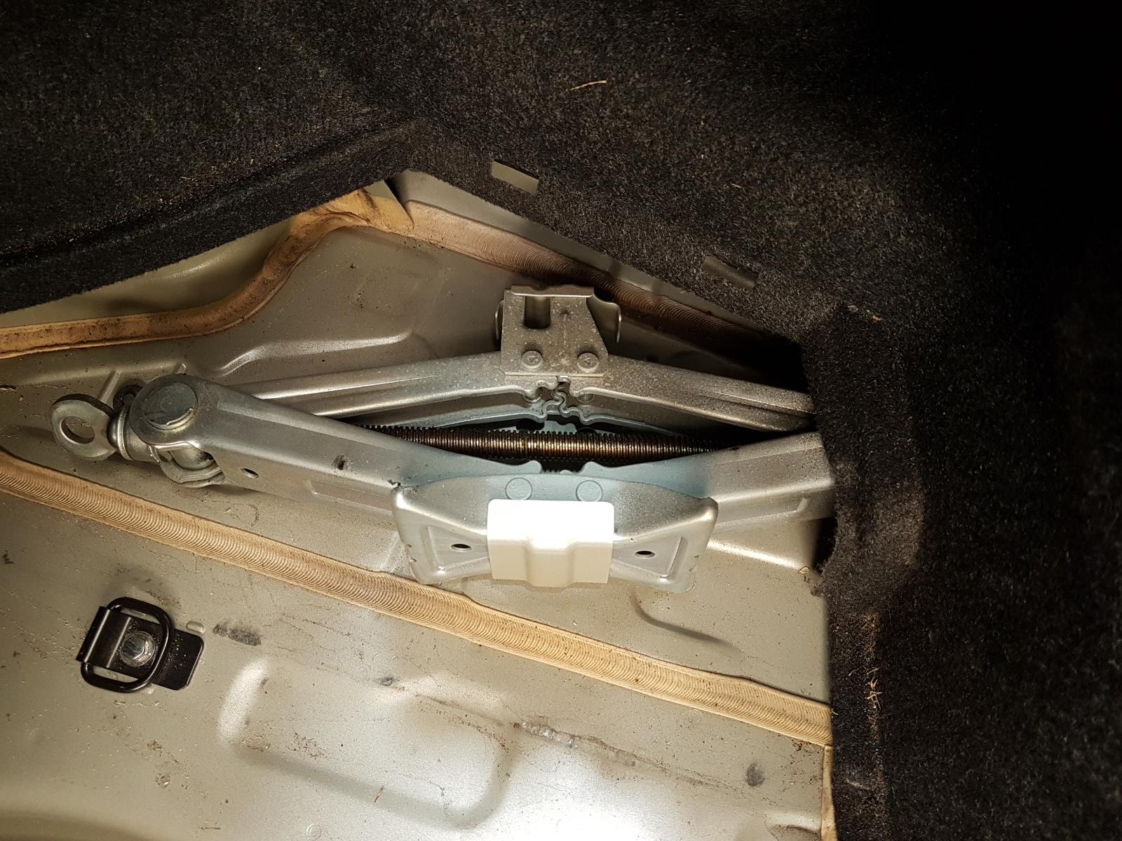 View Auto part Seatbelt/Stalk Toyota Corolla 2009