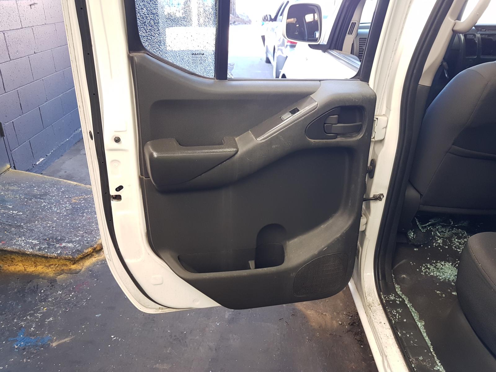 2013 Nissan Navara Trans/Gearbox View Auto part Trans/Gearbox Nissan Navara 2013