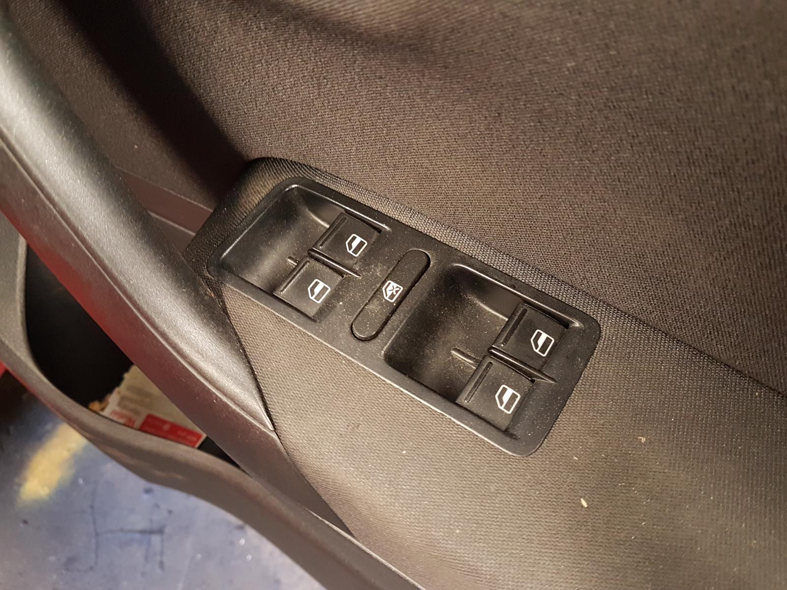 View Auto part Airbag Module/Sensor Volkswagen Polo 2013