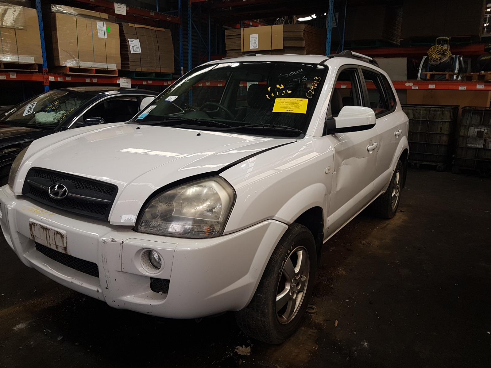 View Auto part null Hyundai Tucson 2007