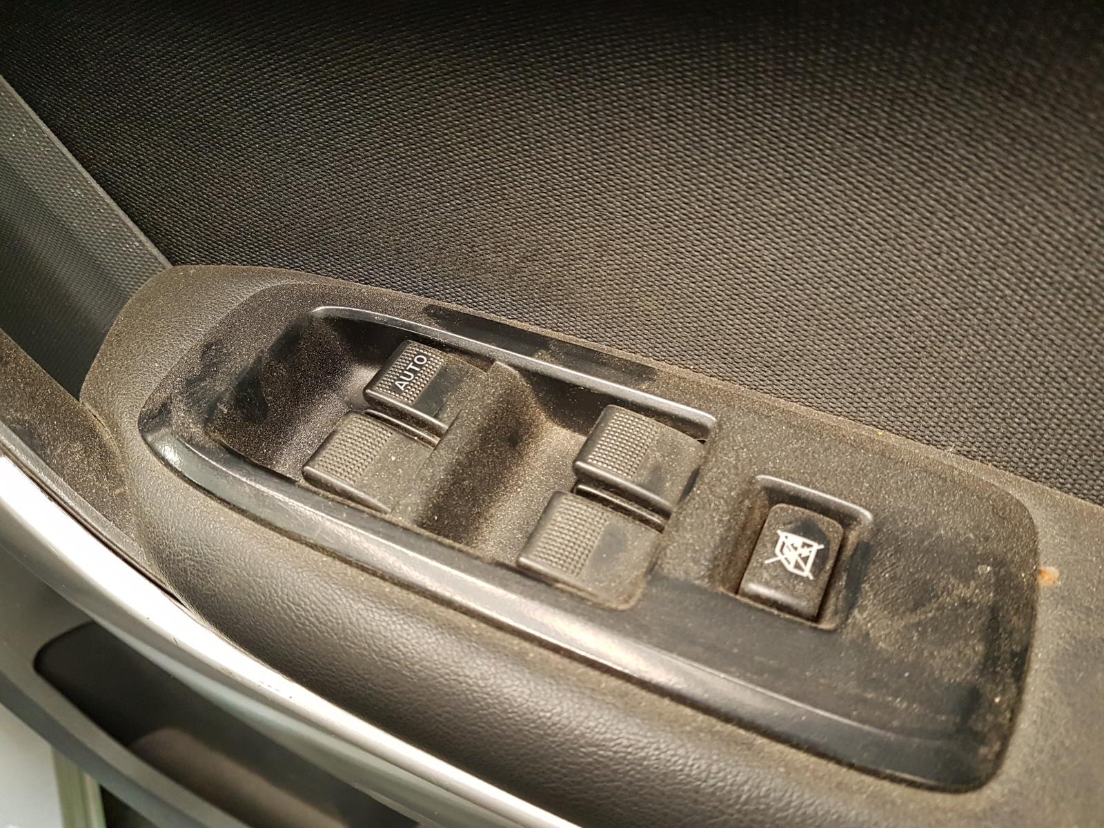 View Auto part Fuse Box Ford Ranger 2014