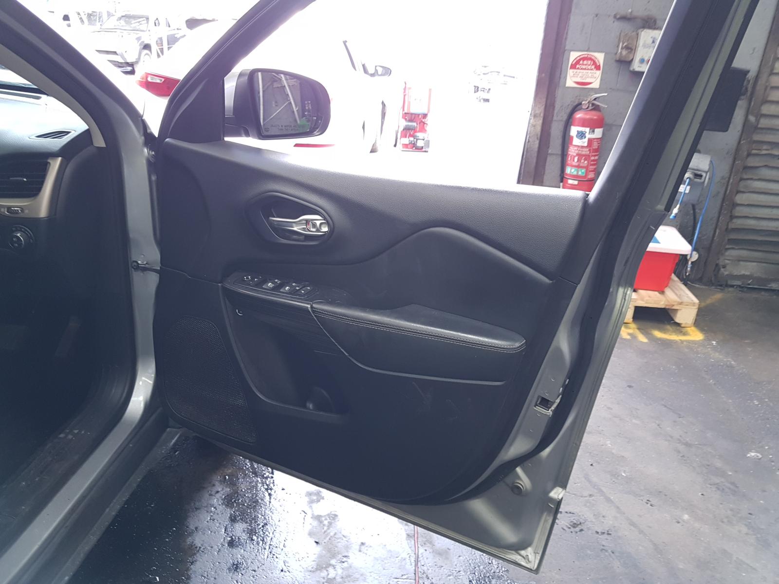 View Auto part Starter Jeep Cherokee 2015