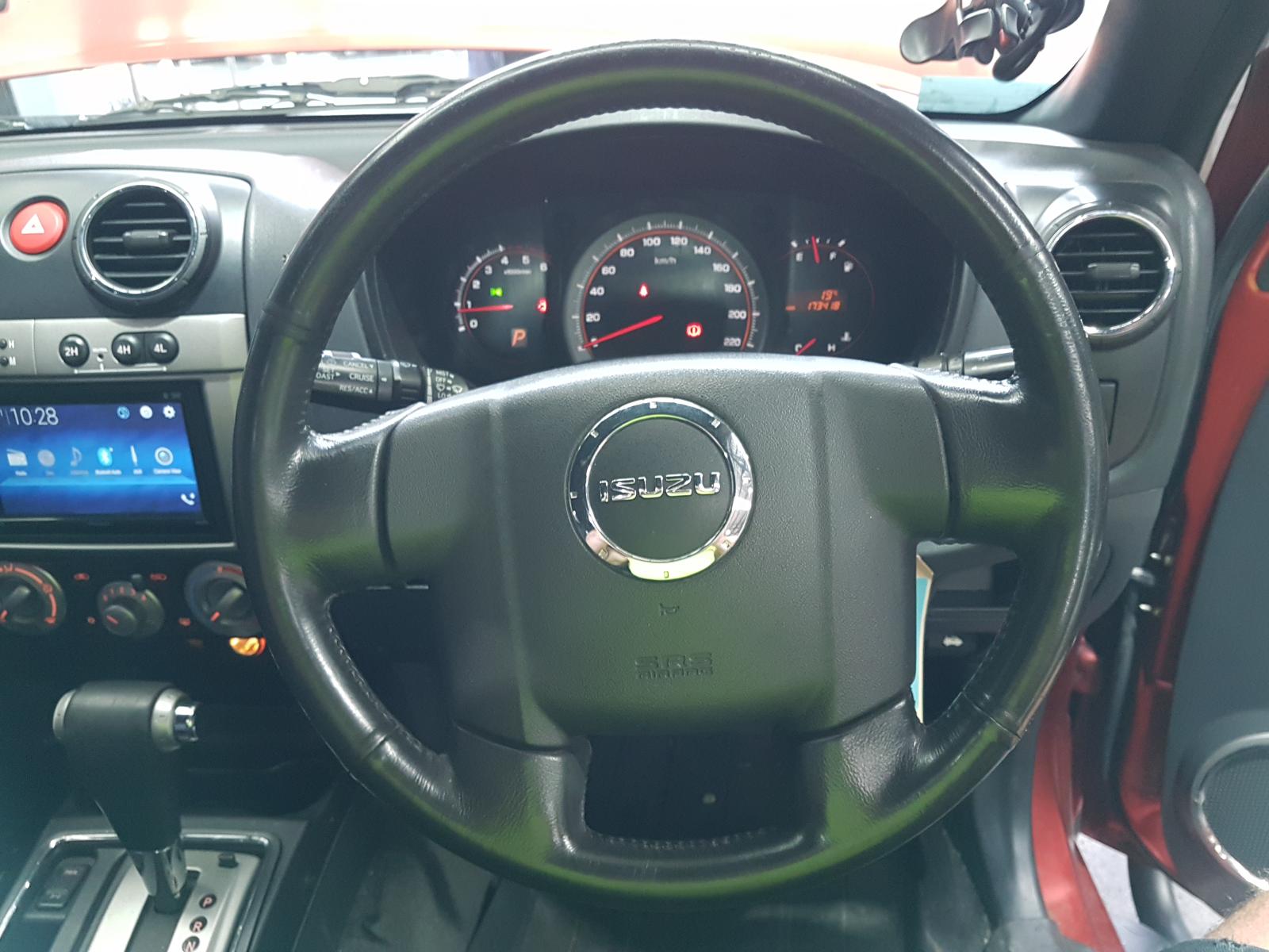 View Auto part Misc Isuzu Dmax 2011