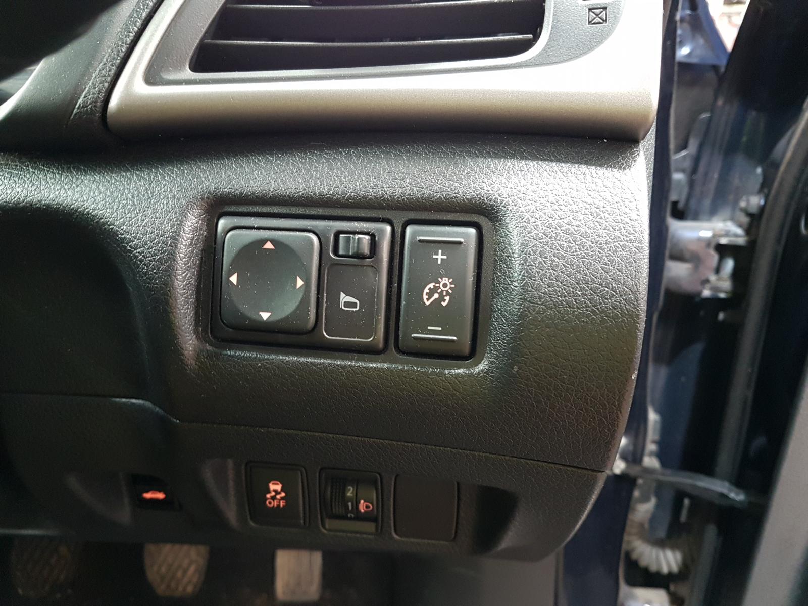 2012 Nissan Pulsar Trans/Gearbox View Auto part Trans/Gearbox Nissan Pulsar 2012