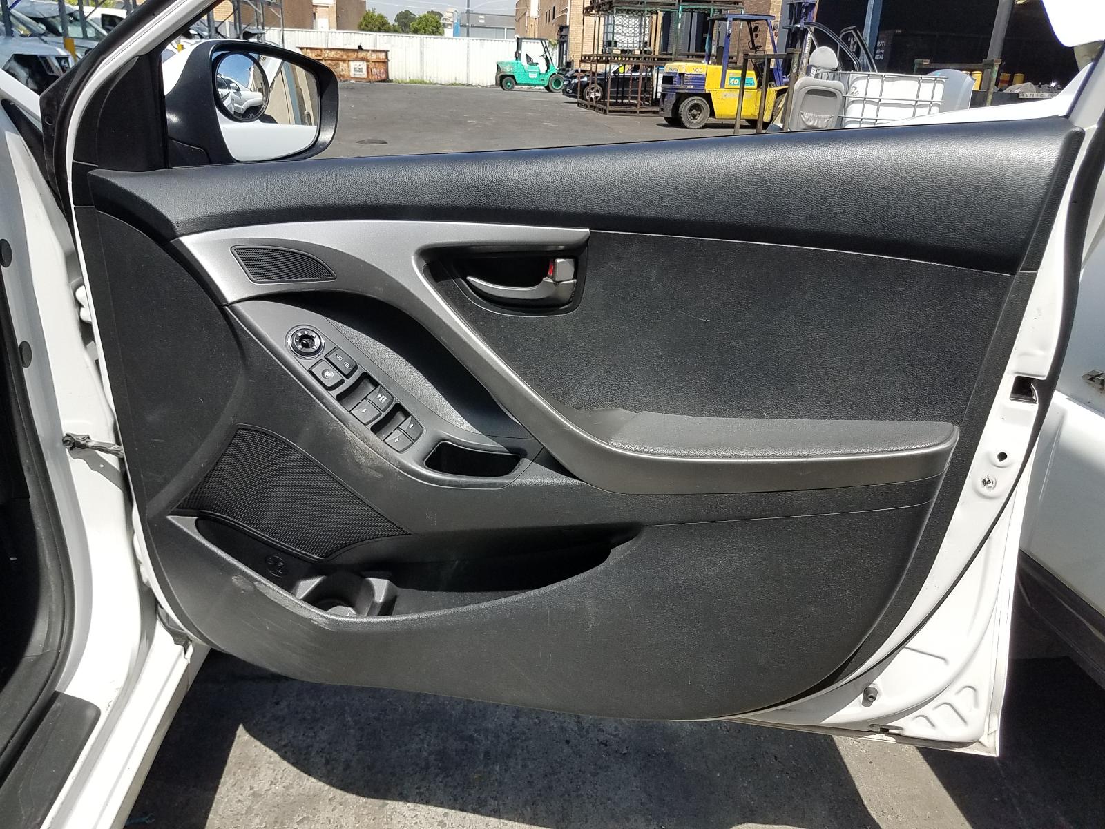 2012 Hyundai Elantra Starter View Auto part Starter Hyundai Elantra 2012