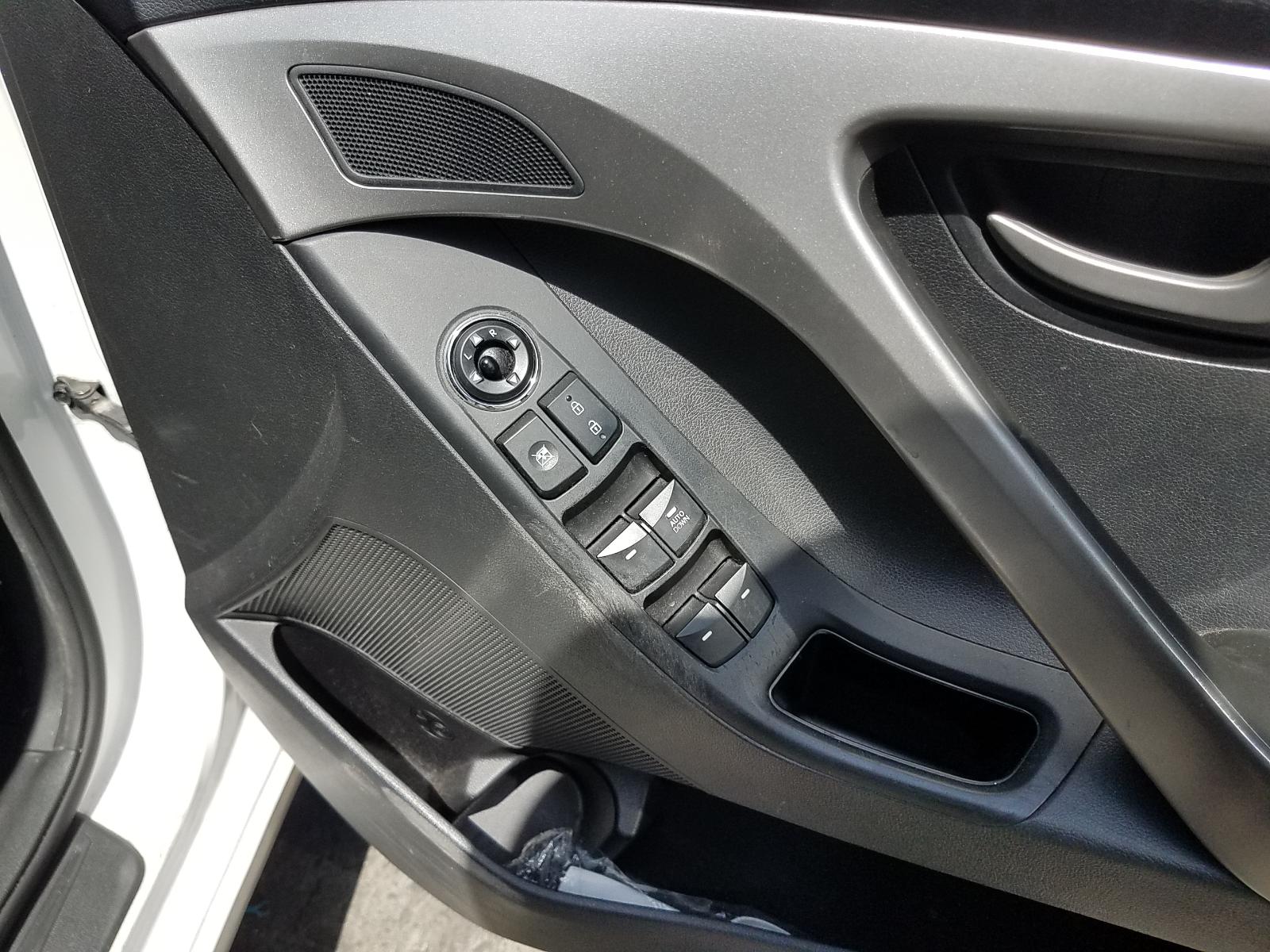 2012 Hyundai Elantra Starter View Auto part Starter Hyundai Elantra 2012