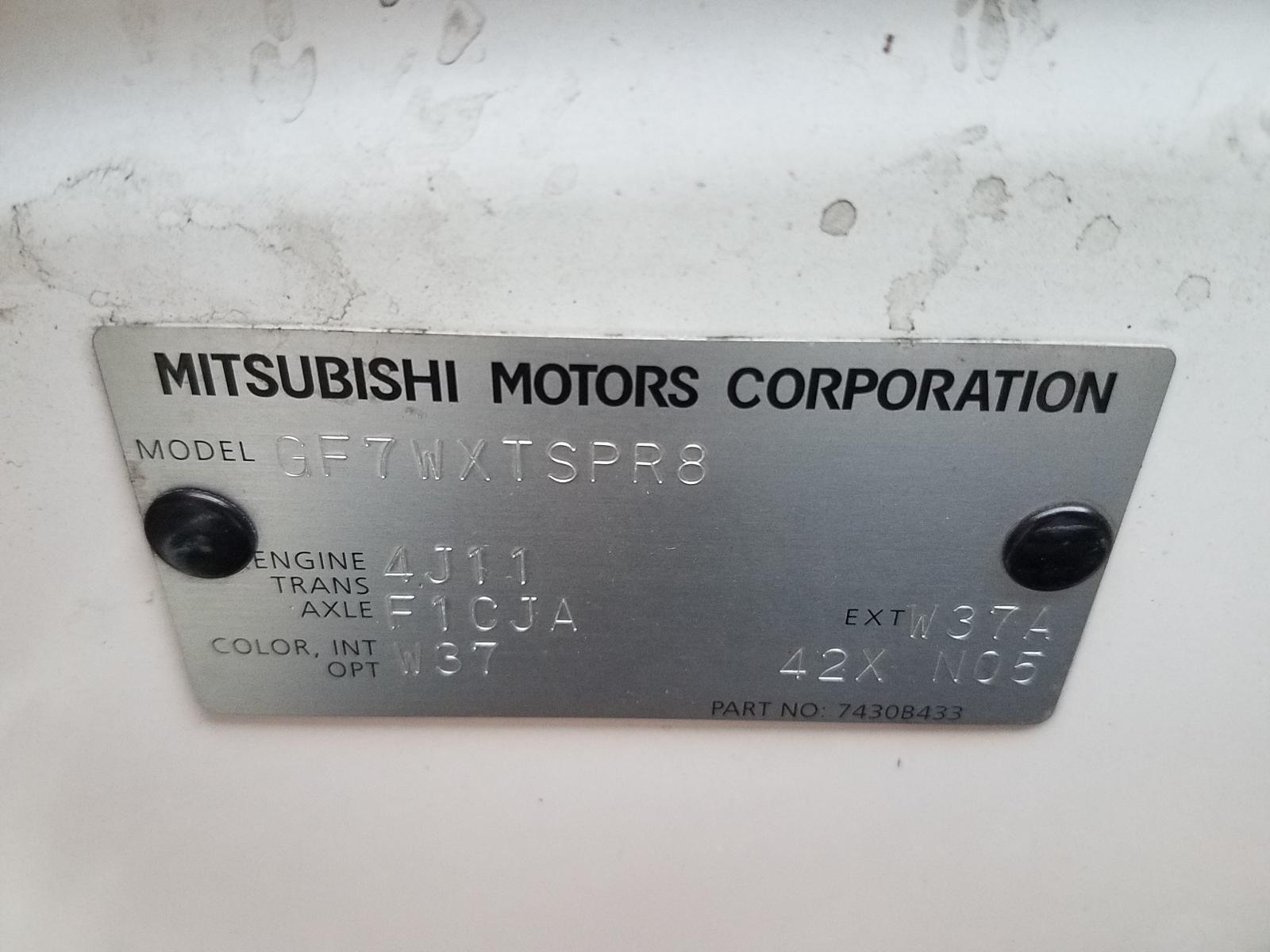 View Auto part Radio/Cd/Dvd/Sat/Tv Mitsubishi Outlander 2013