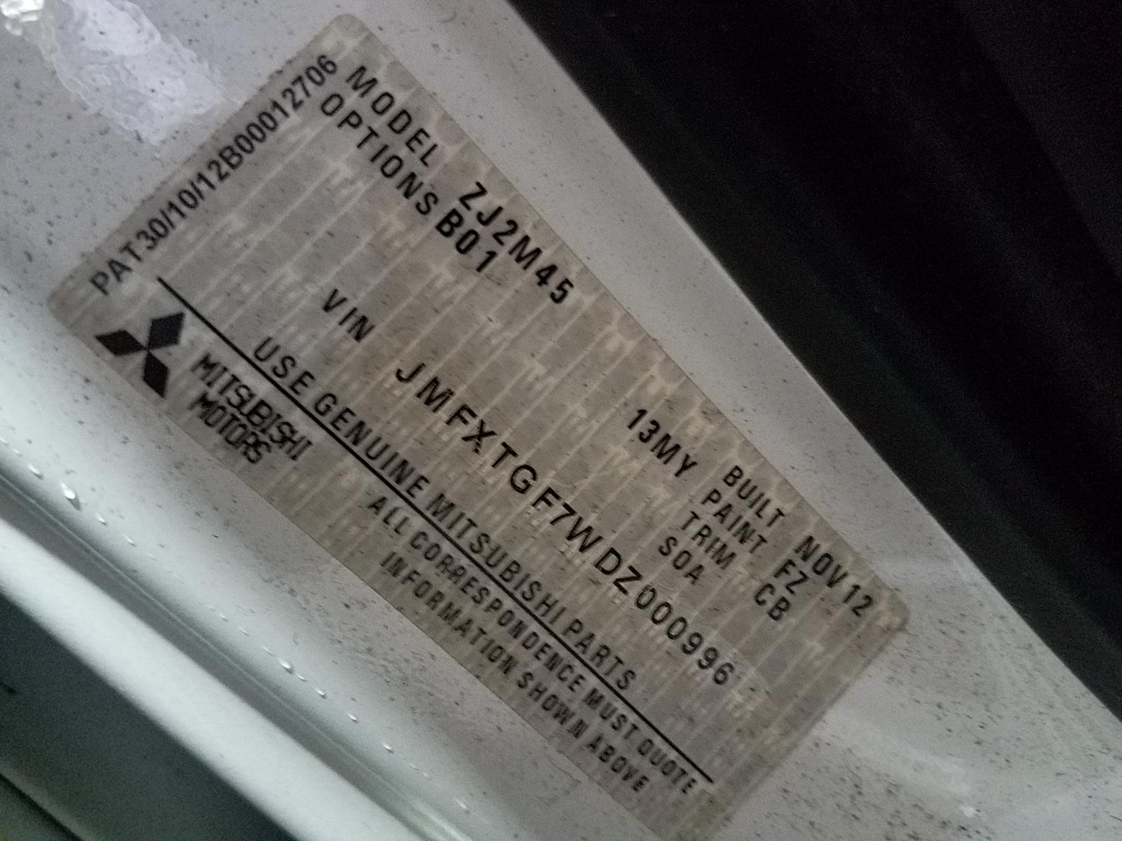 View Auto part Radio/Cd/Dvd/Sat/Tv Mitsubishi Outlander 2013