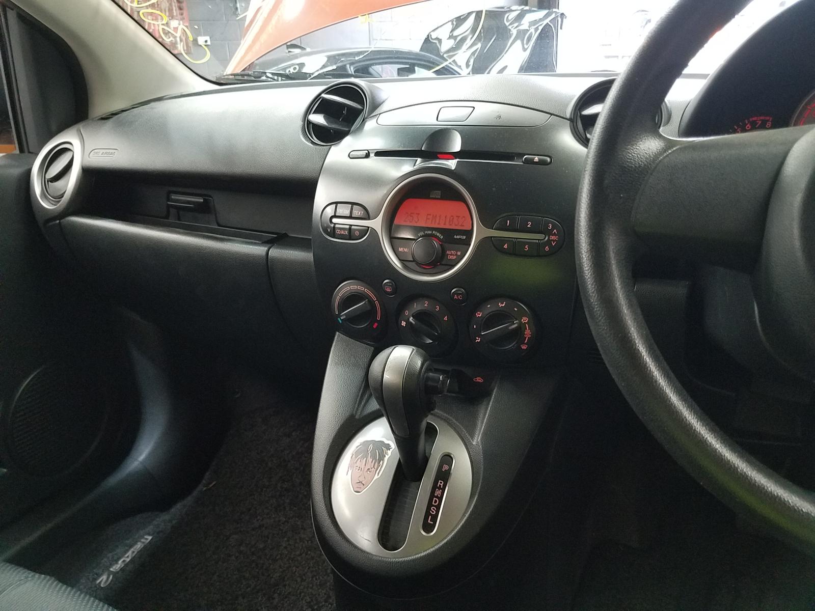 View Auto part Seatbelt/Stalk Mazda 2 2010