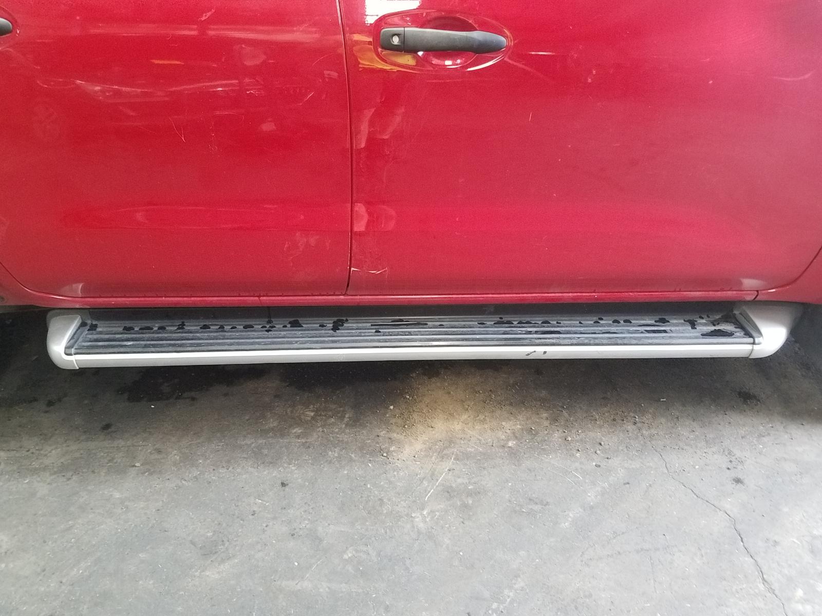 View Auto part Right Front Lower Control Arm Nissan Navara 2018