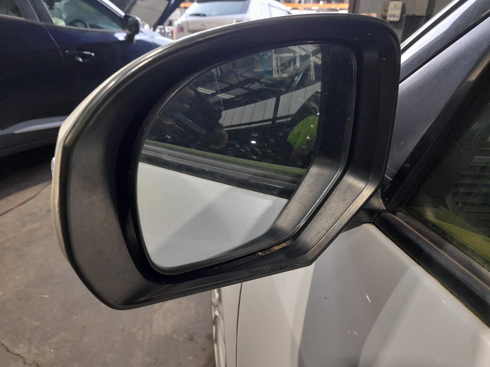 View Auto part Left Front Strut Suzuki Swift 2012