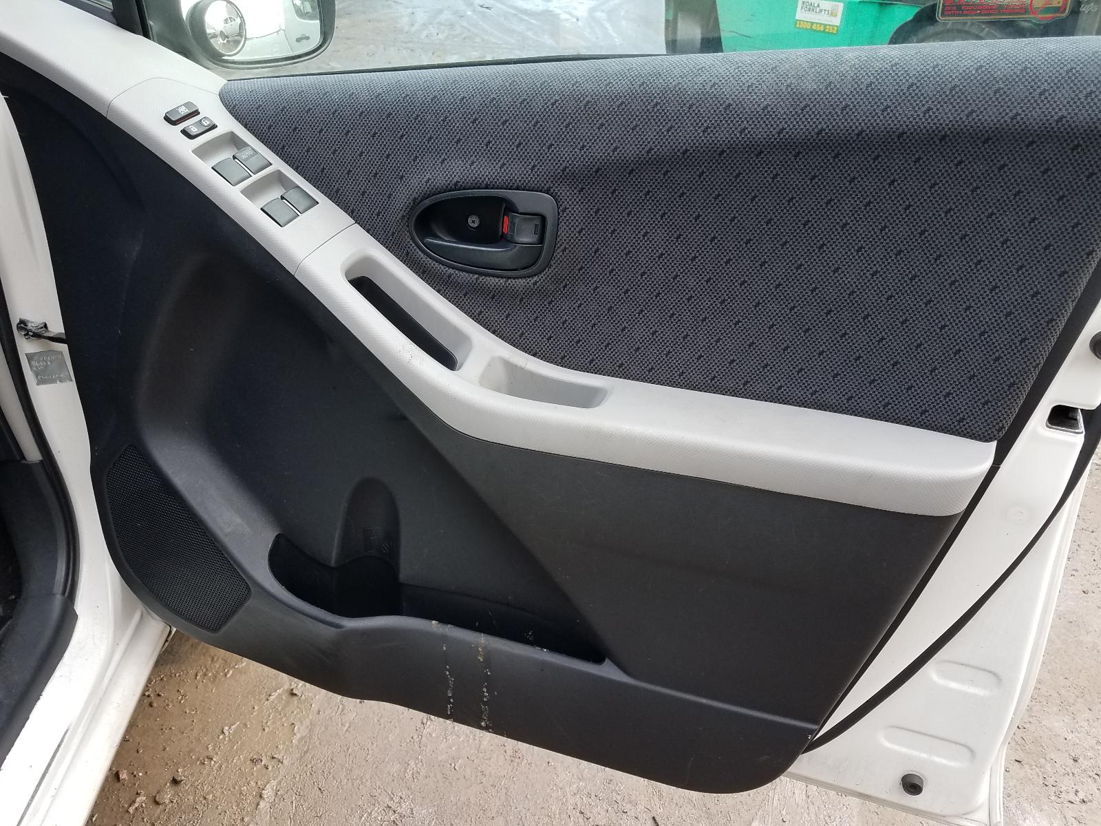 View Auto part Right Front Window Reg/Motor Toyota Yaris 2009