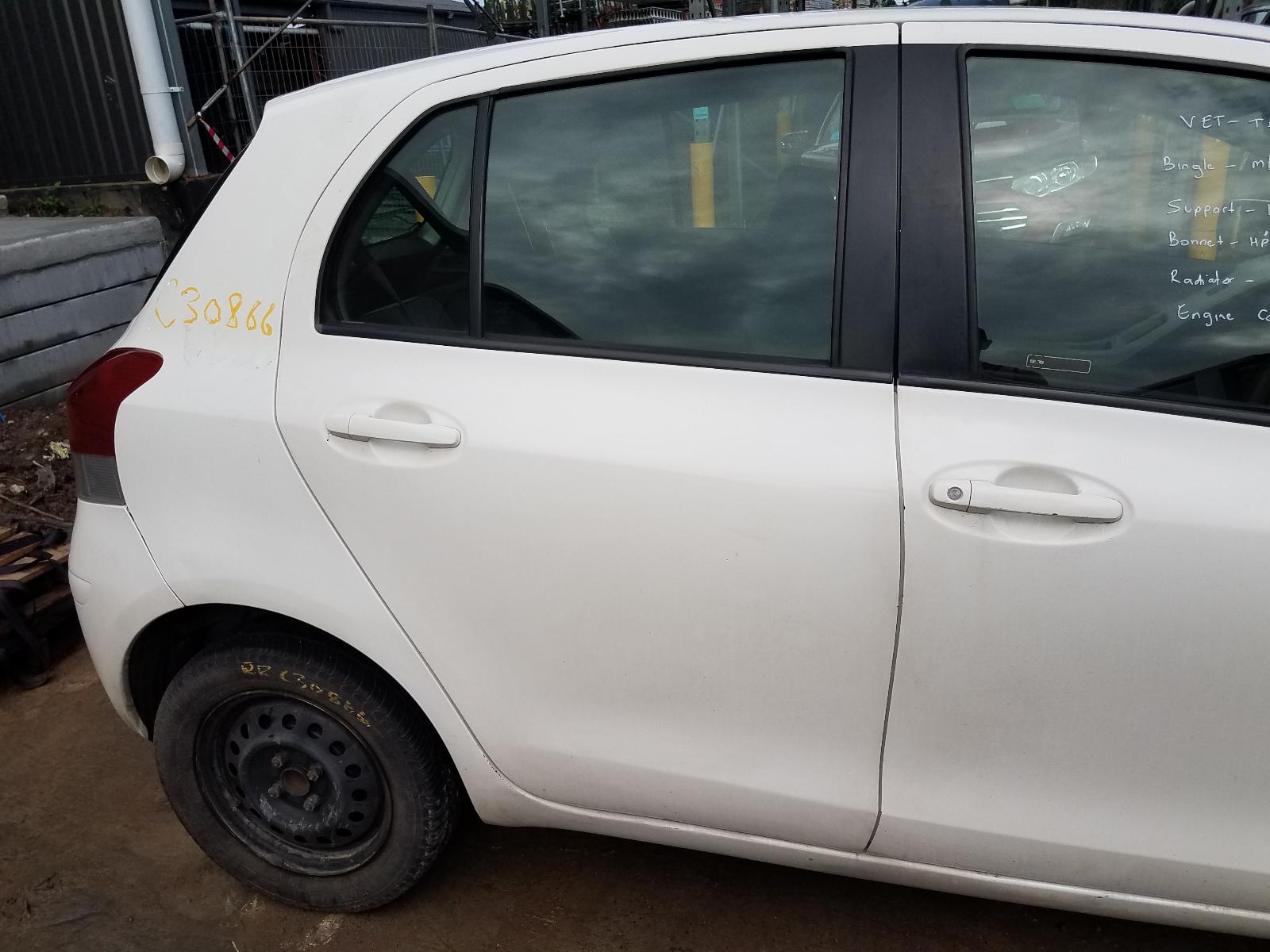 View Auto part Right Front Window Reg/Motor Toyota Yaris 2009