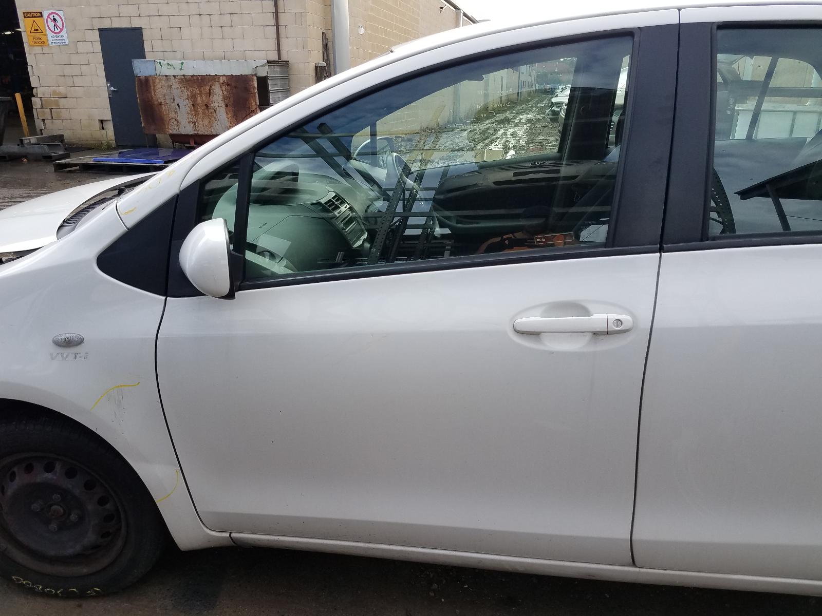 View Auto part Right Front Window Reg/Motor Toyota Yaris 2009