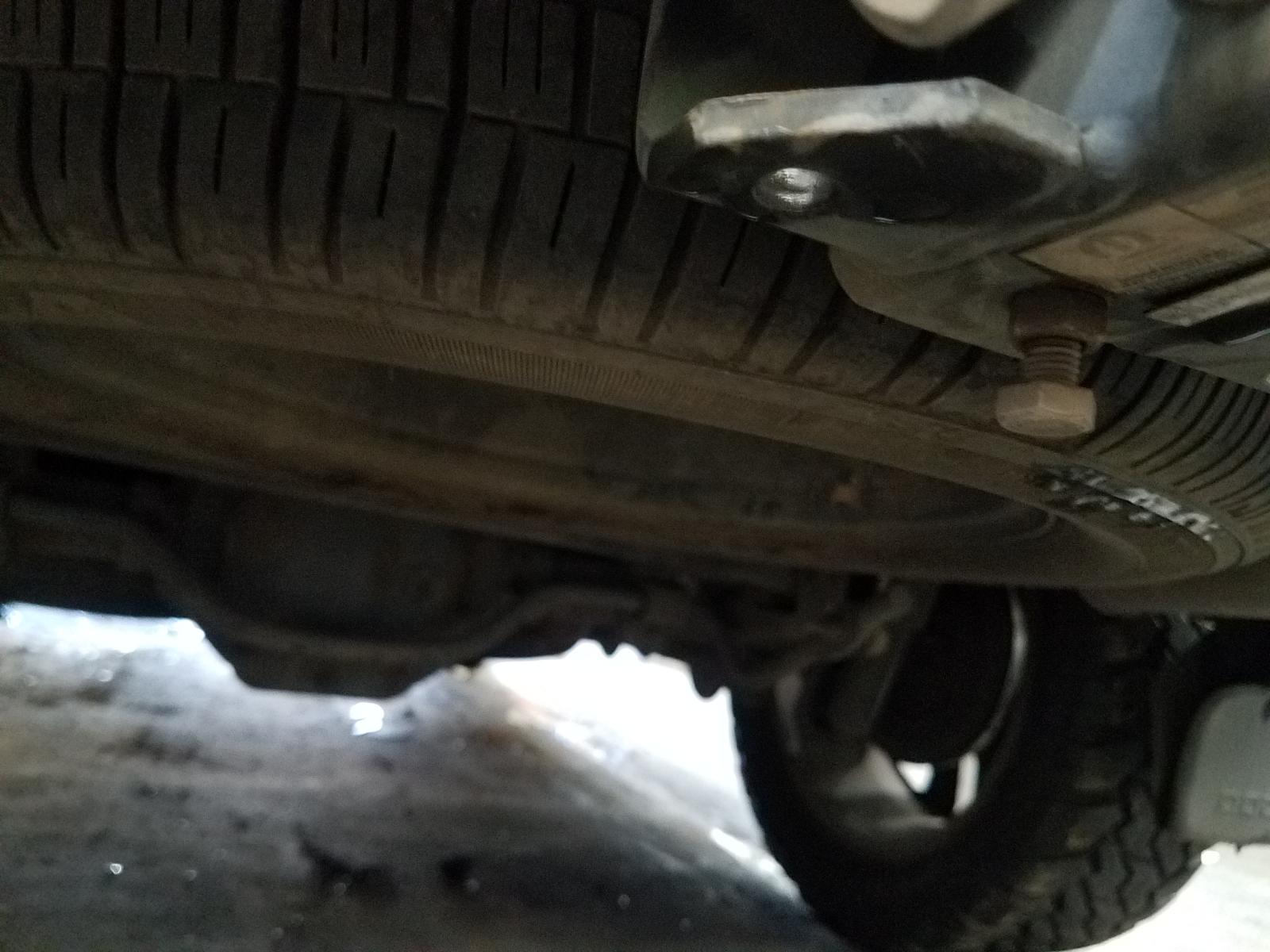 View Auto part Rear Garnish Dodge Nitro 2011