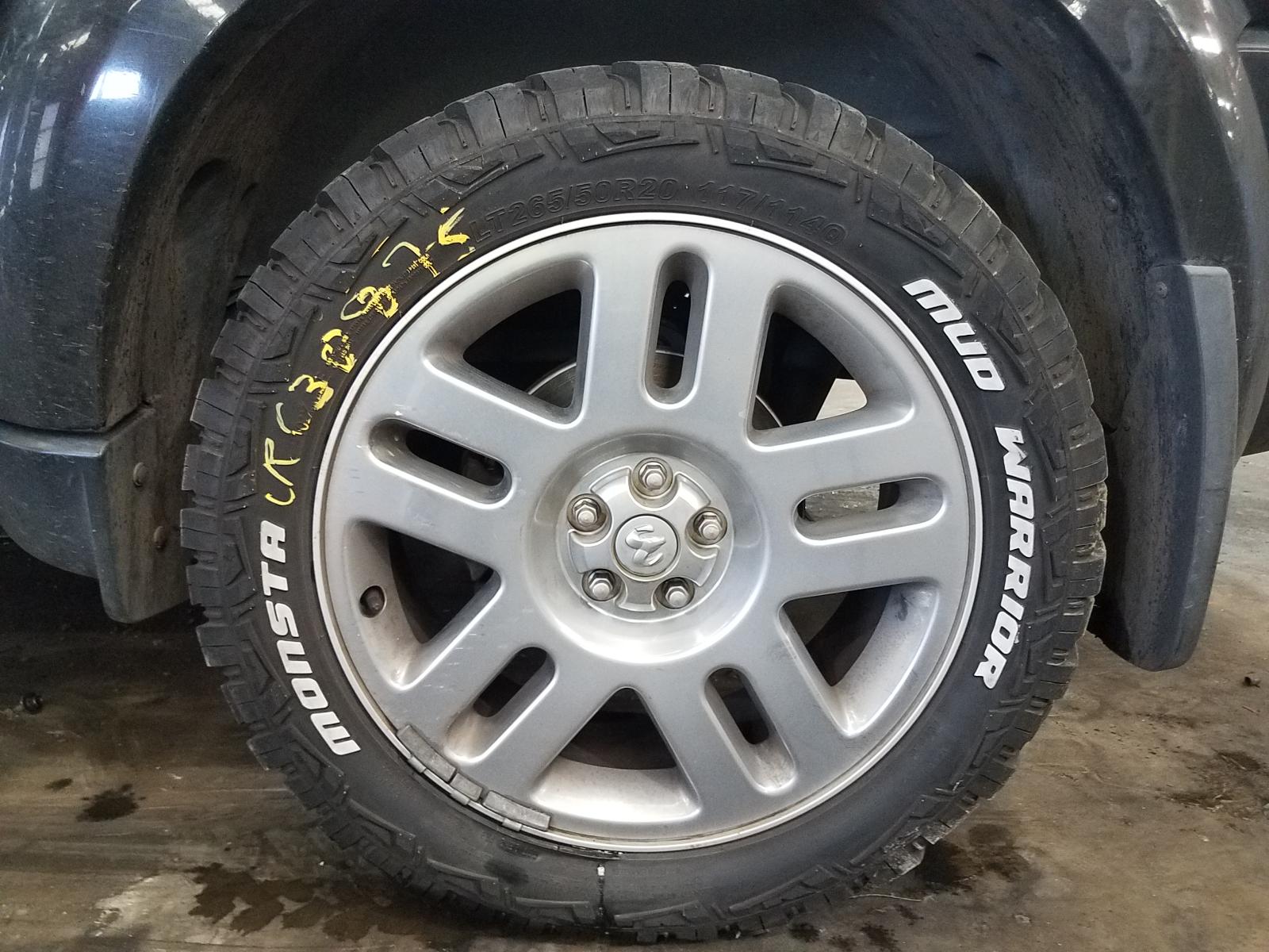 View Auto part Rear Garnish Dodge Nitro 2011