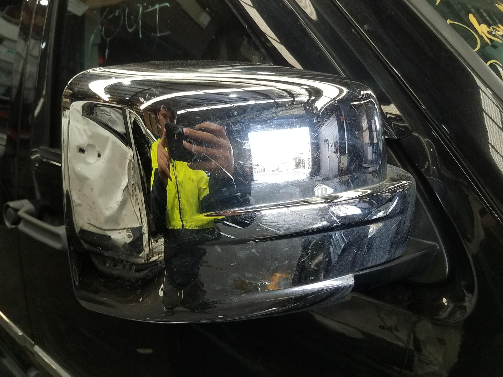 View Auto part Rear Garnish Dodge Nitro 2011