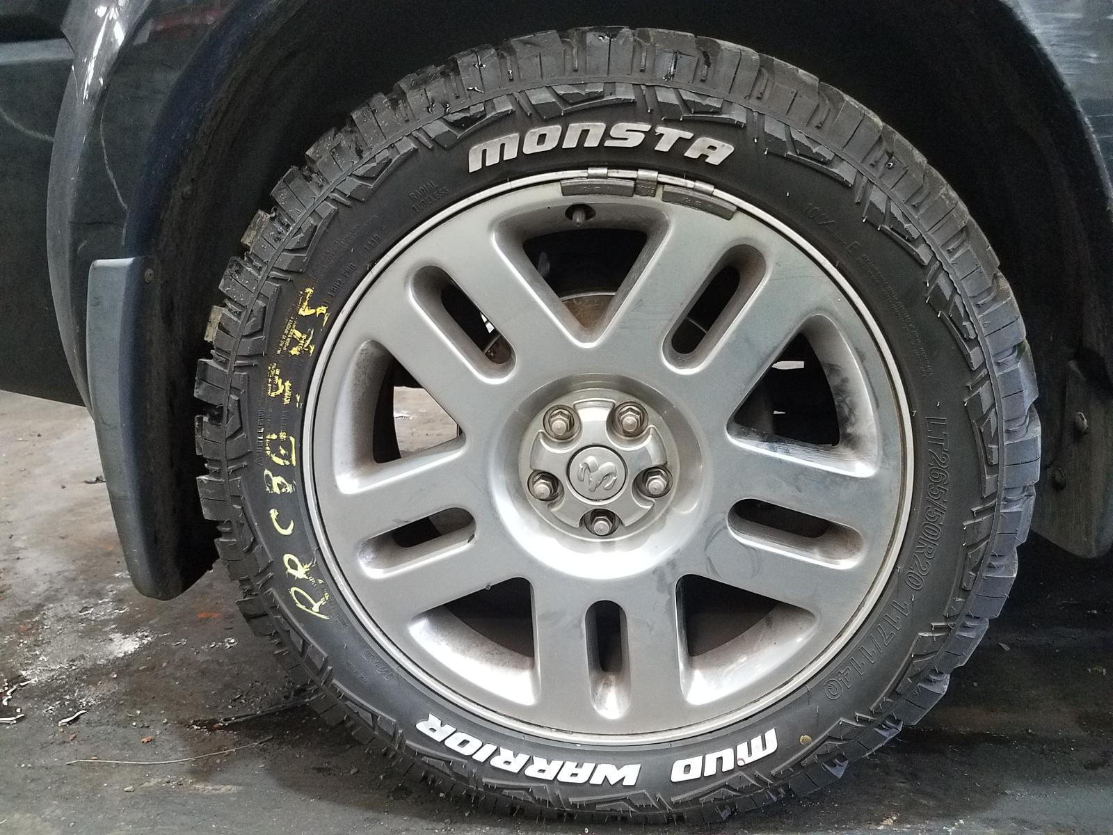 View Auto part Rear Garnish Dodge Nitro 2011