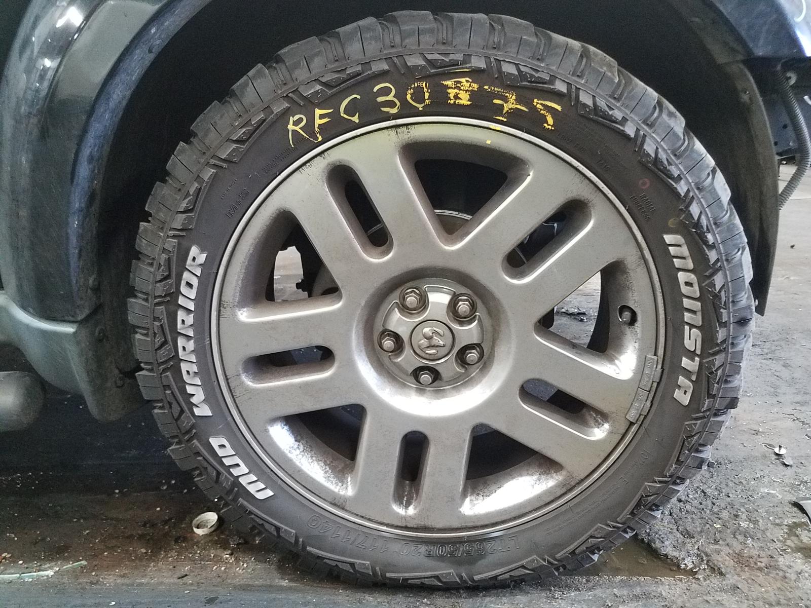 View Auto part Rear Garnish Dodge Nitro 2011