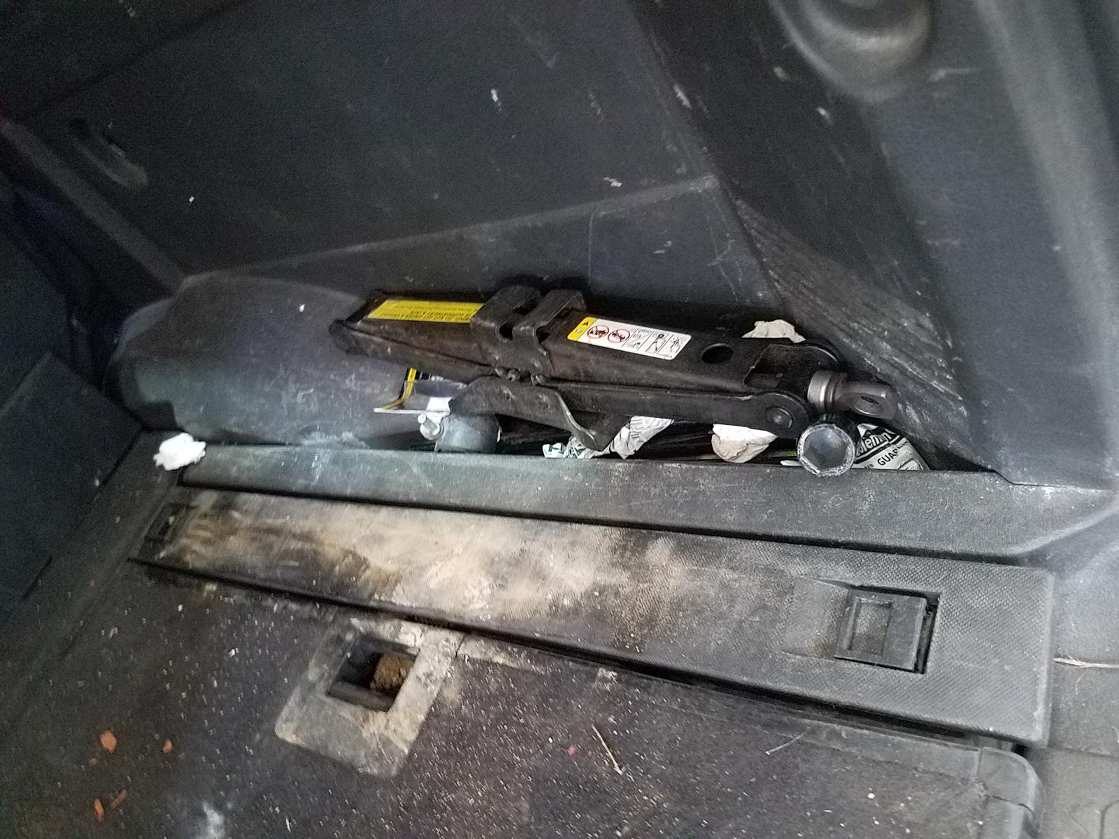 View Auto part Rear Garnish Dodge Nitro 2011