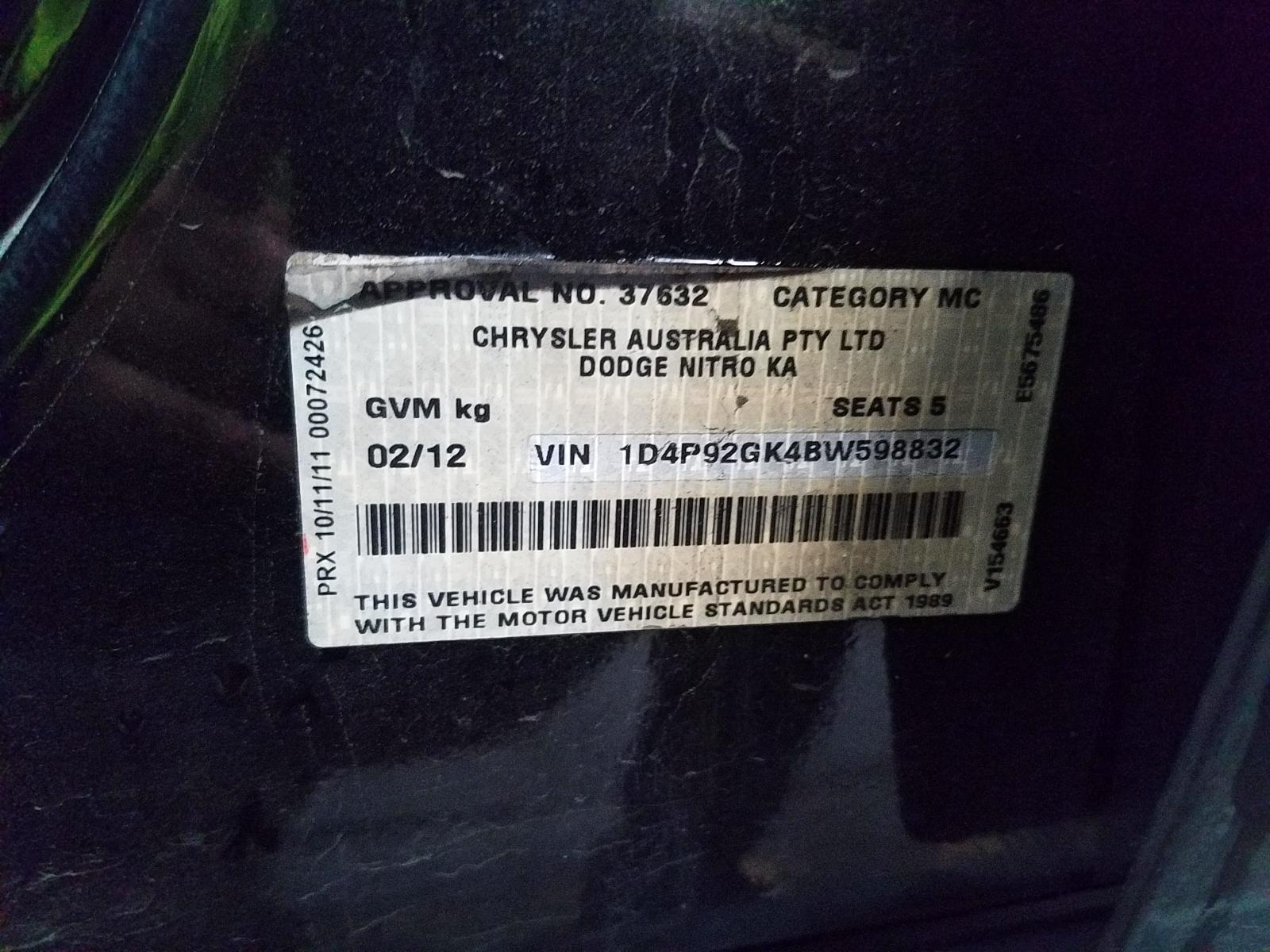 View Auto part Rear Garnish Dodge Nitro 2011