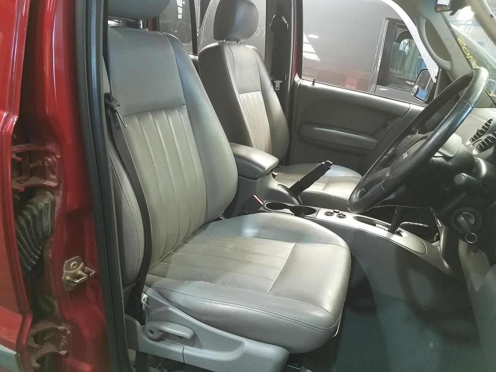 View Auto part Door/Boot/Gate Lock Jeep Cherokee 2006