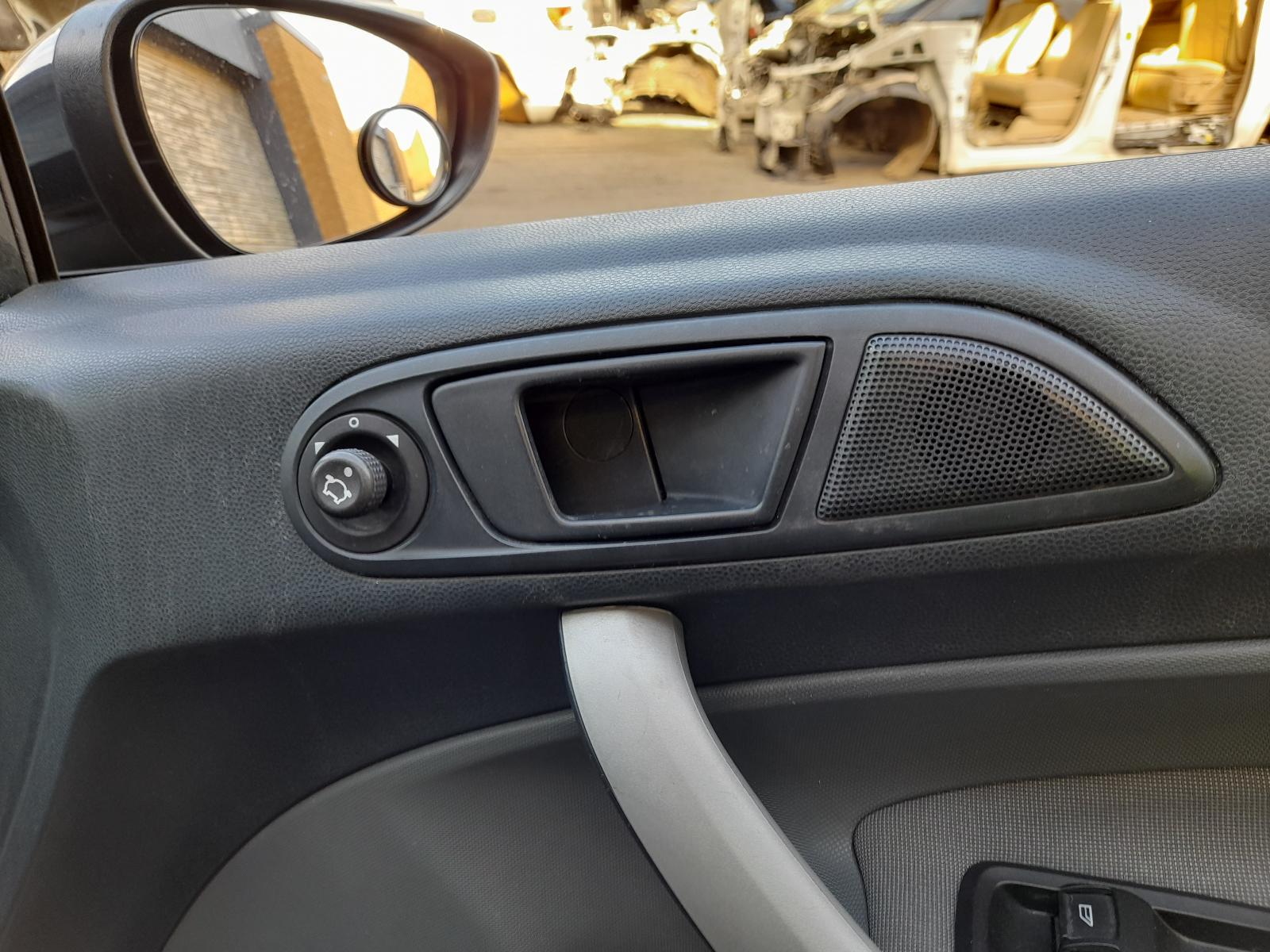 View Auto part Radio/Cd/Dvd/Sat/Tv Ford Fiesta 2012