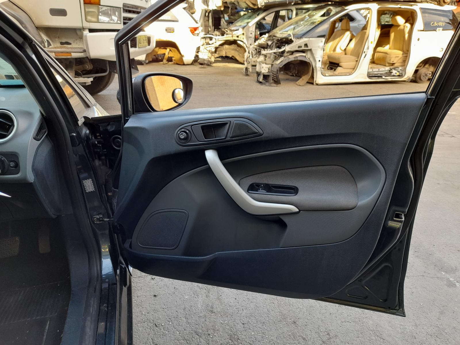 View Auto part Radio/Cd/Dvd/Sat/Tv Ford Fiesta 2012