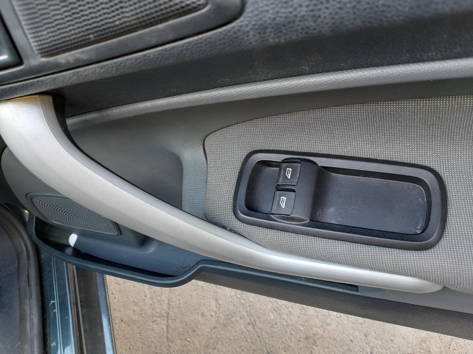 View Auto part Radio/Cd/Dvd/Sat/Tv Ford Fiesta 2012