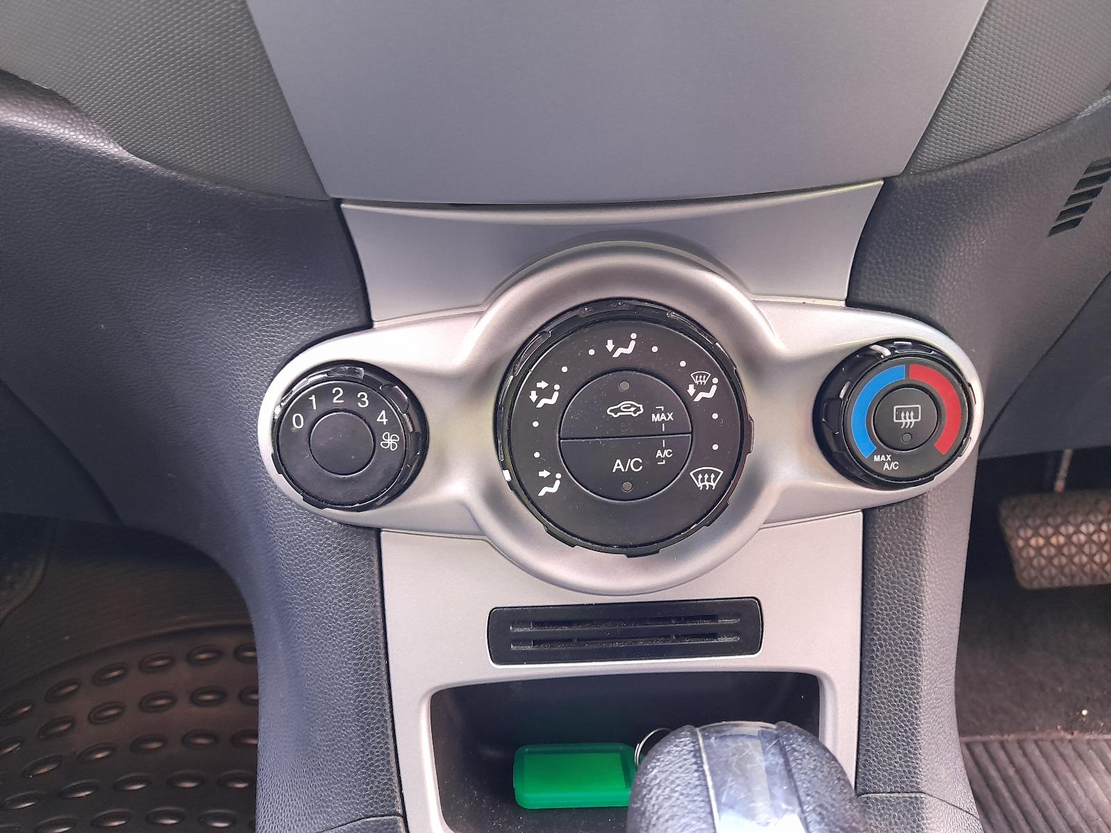 View Auto part Radio/Cd/Dvd/Sat/Tv Ford Fiesta 2012