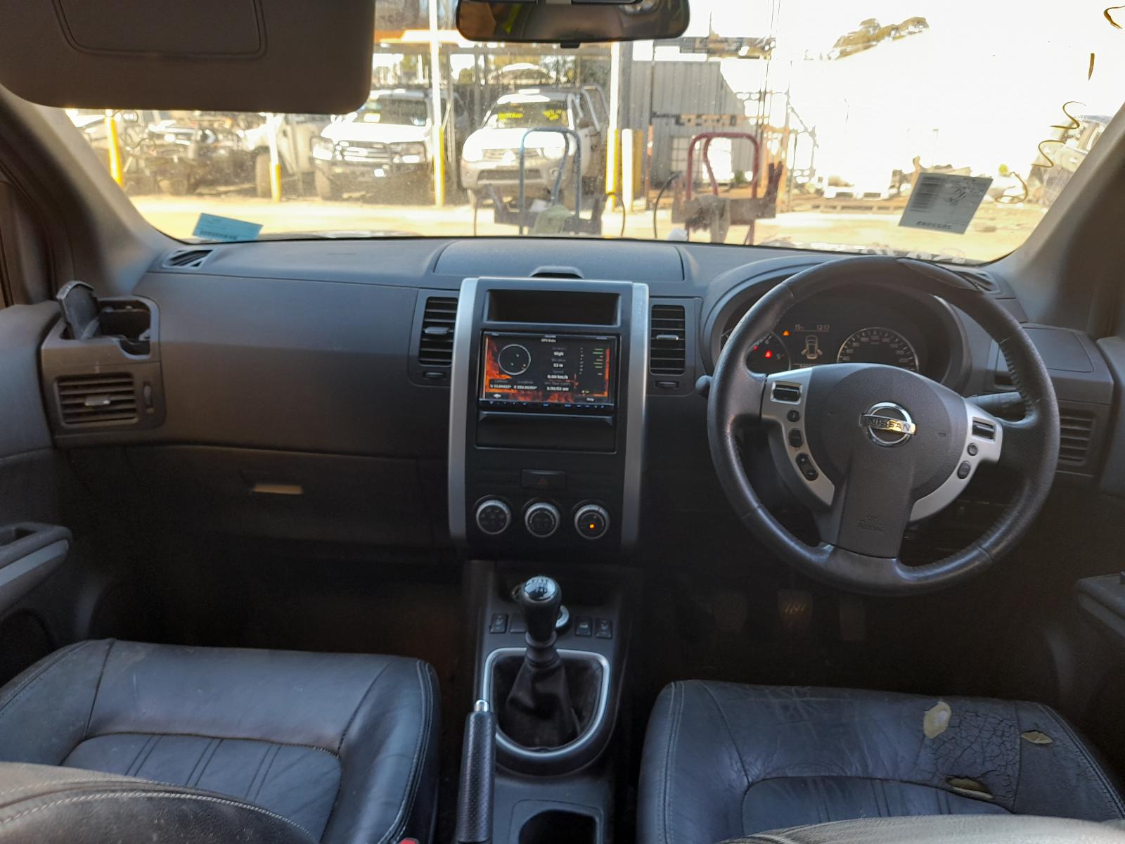View Auto part Left Front Door Window Nissan Xtrail 2010