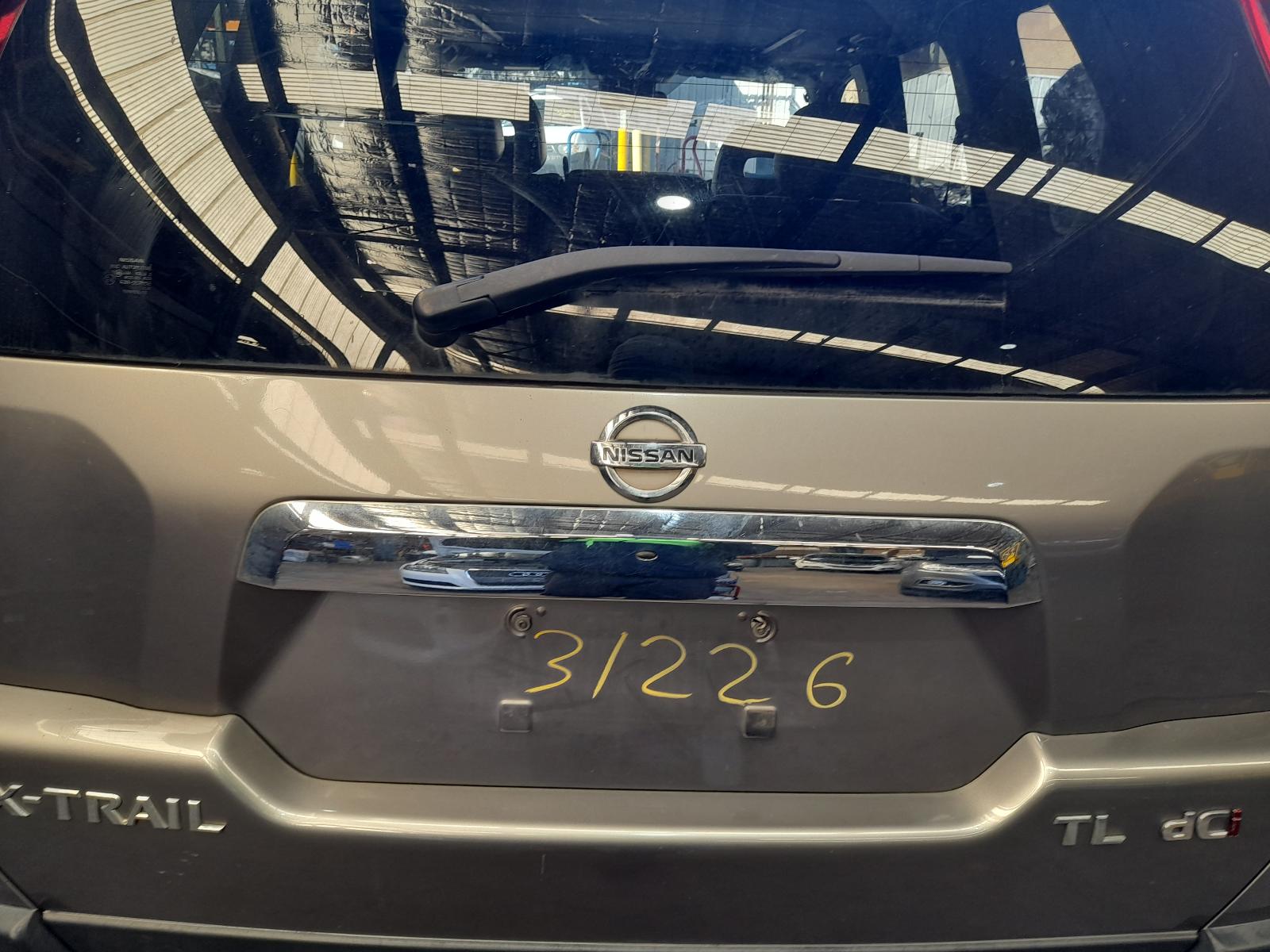View Auto part Left Front Door Window Nissan Xtrail 2010