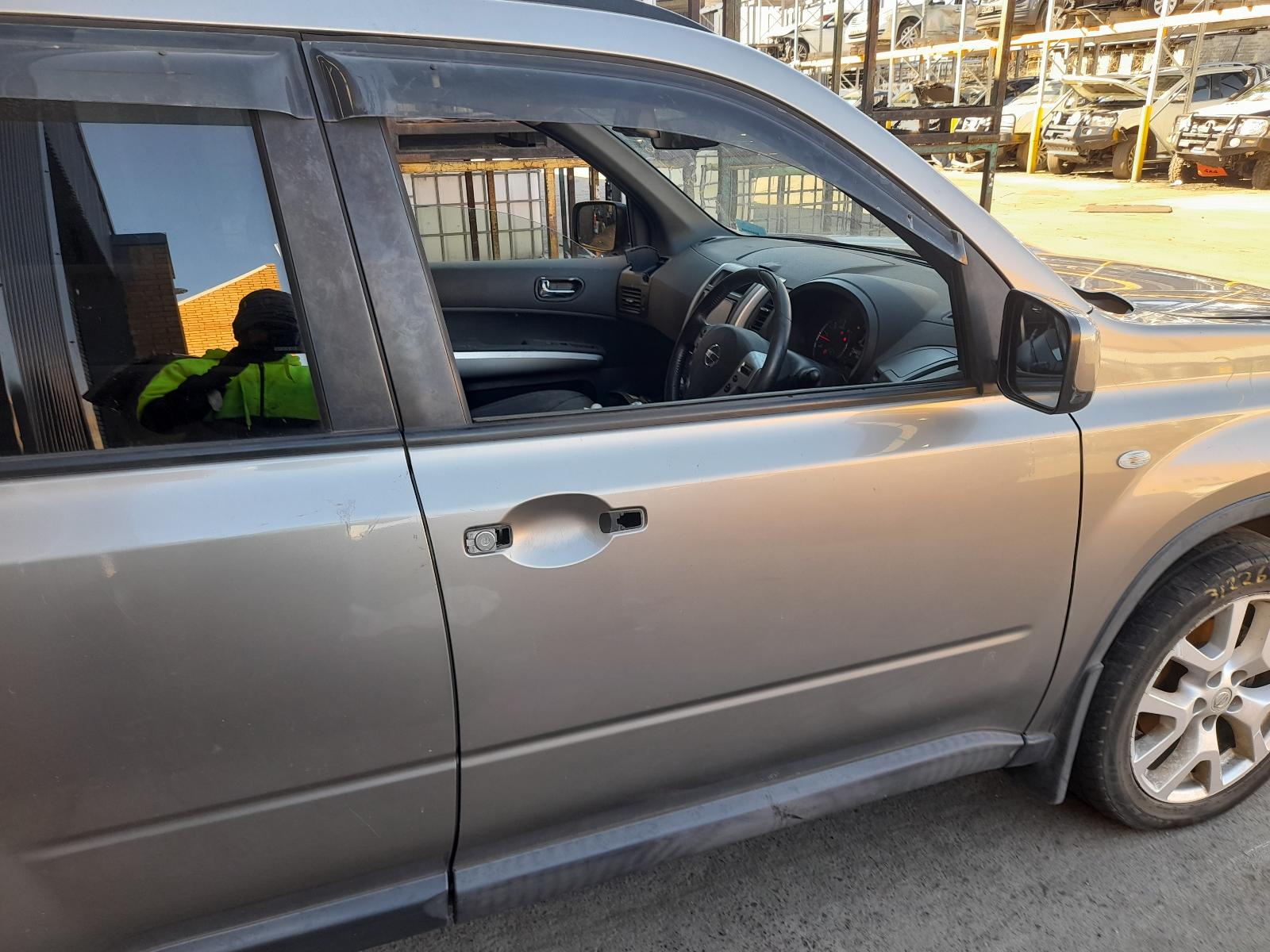 View Auto part Left Front Door Window Nissan Xtrail 2010
