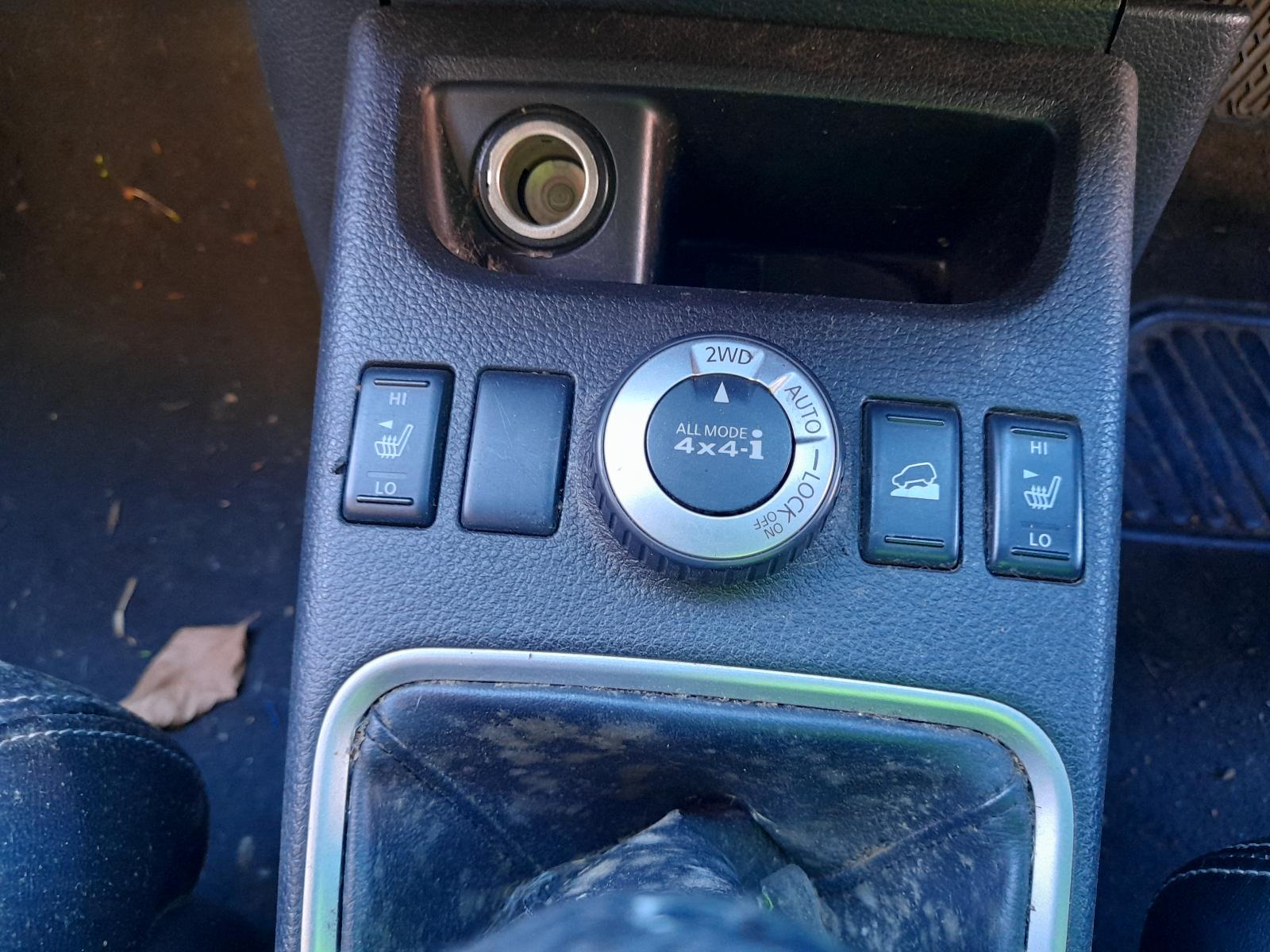 View Auto part Left Front Door Window Nissan Xtrail 2010