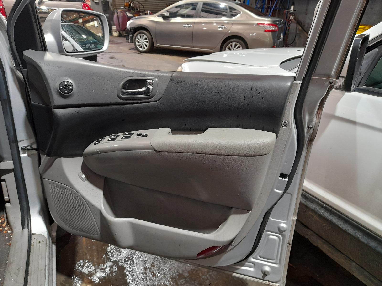 View Auto part Wiper Motor Kia Carnival/grand Carnival 2007