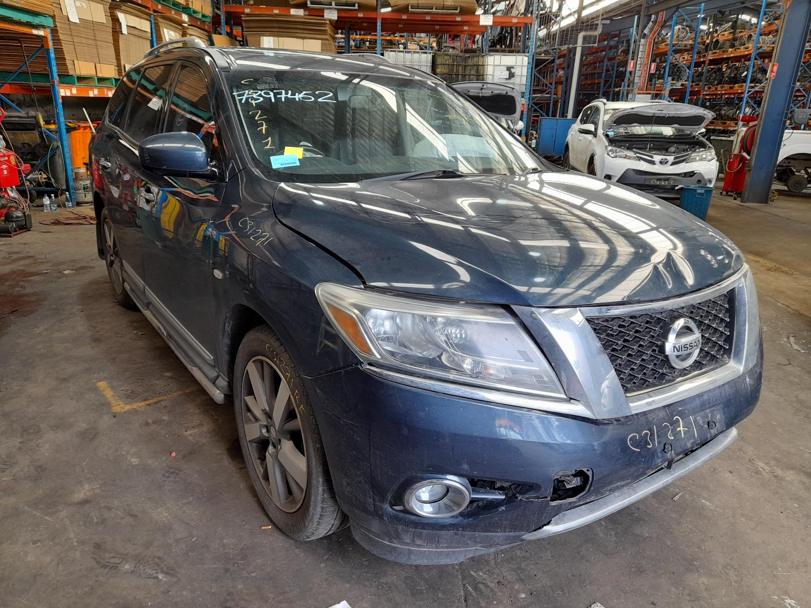 View Auto part Fuse Box Nissan Pathfinder 2013