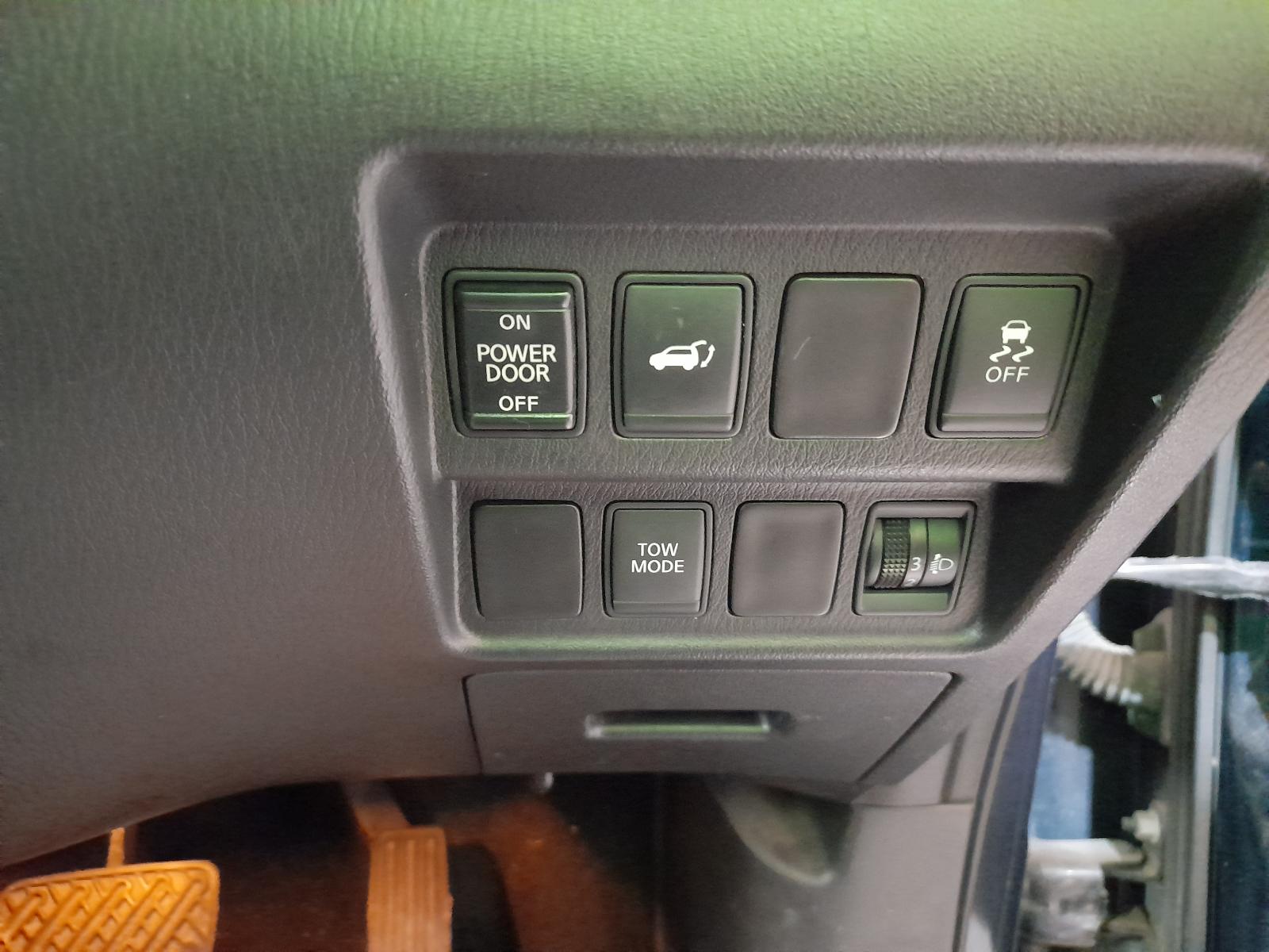 View Auto part Fuse Box Nissan Pathfinder 2013