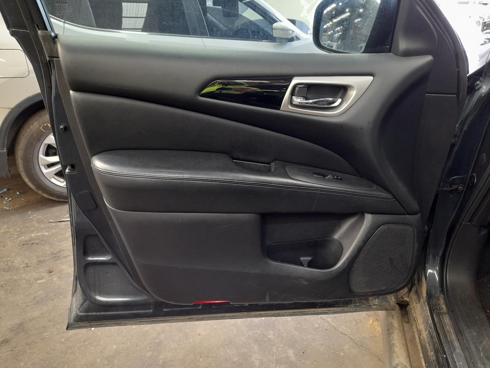 View Auto part Fuse Box Nissan Pathfinder 2013