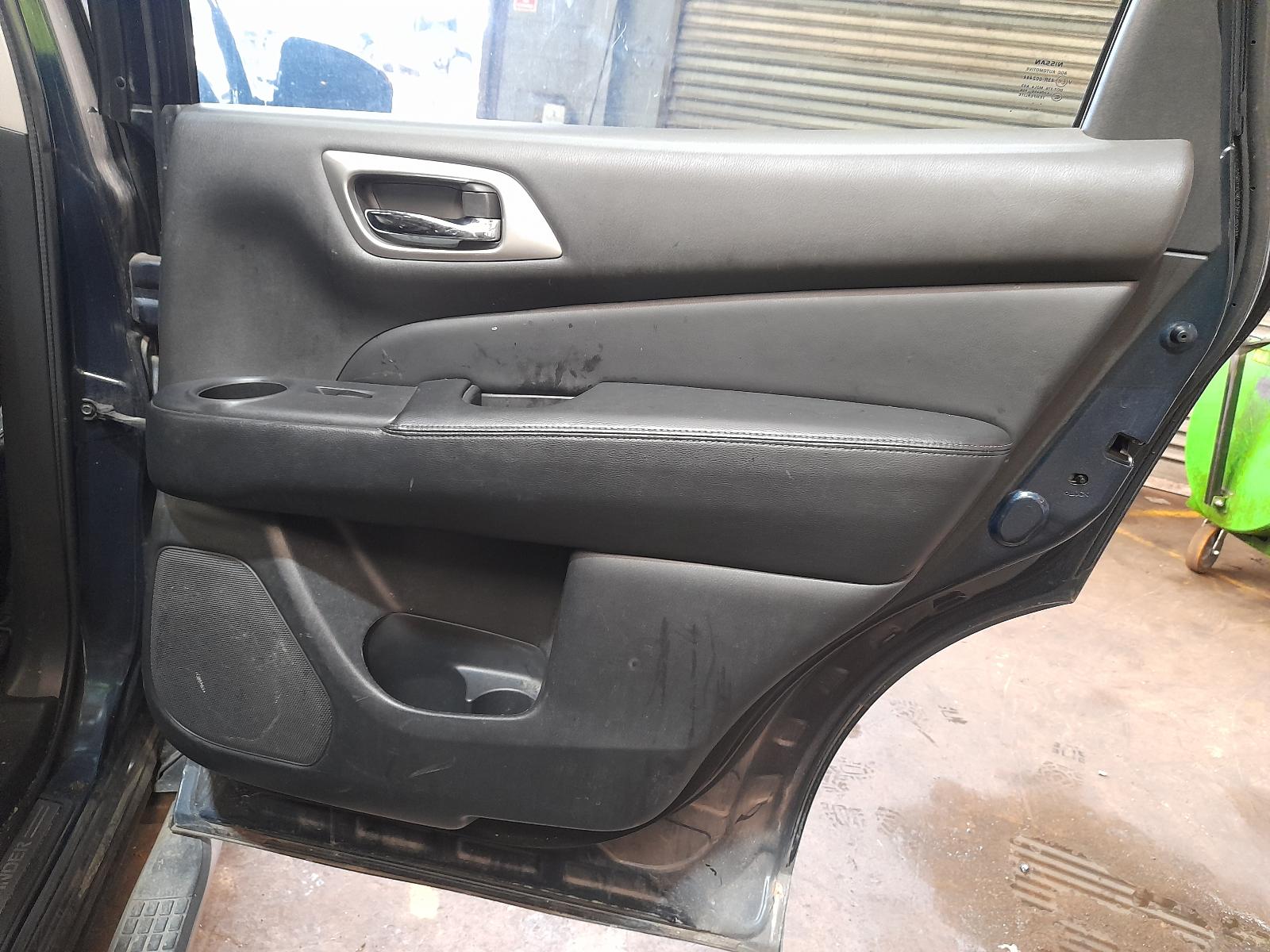 View Auto part Fuse Box Nissan Pathfinder 2013