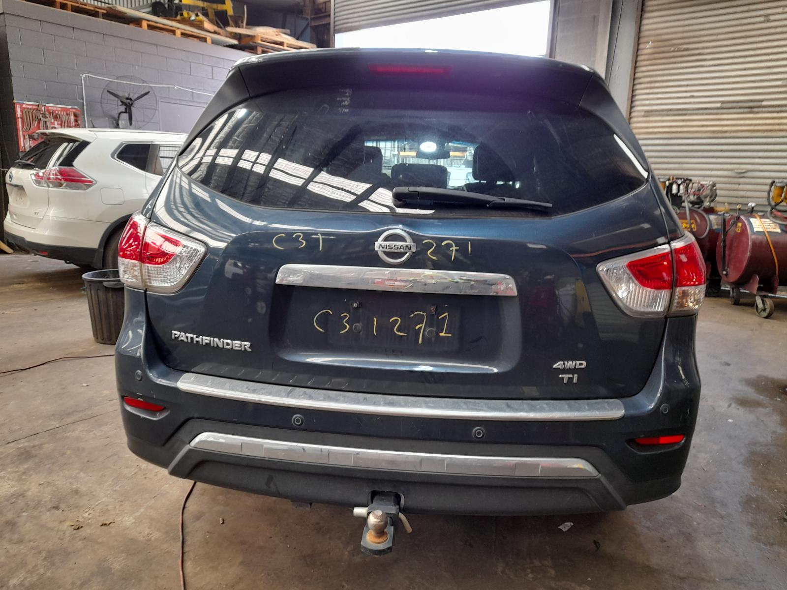 View Auto part Fuse Box Nissan Pathfinder 2013