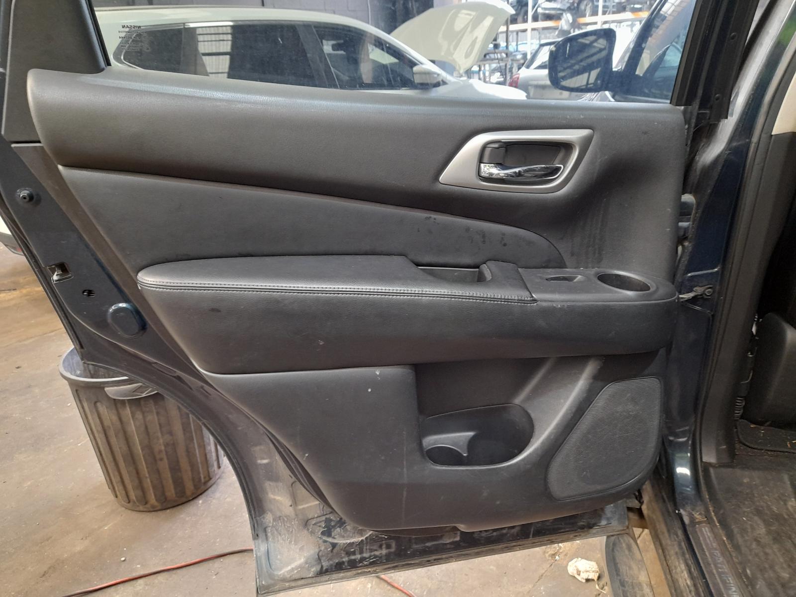 View Auto part Fuse Box Nissan Pathfinder 2013