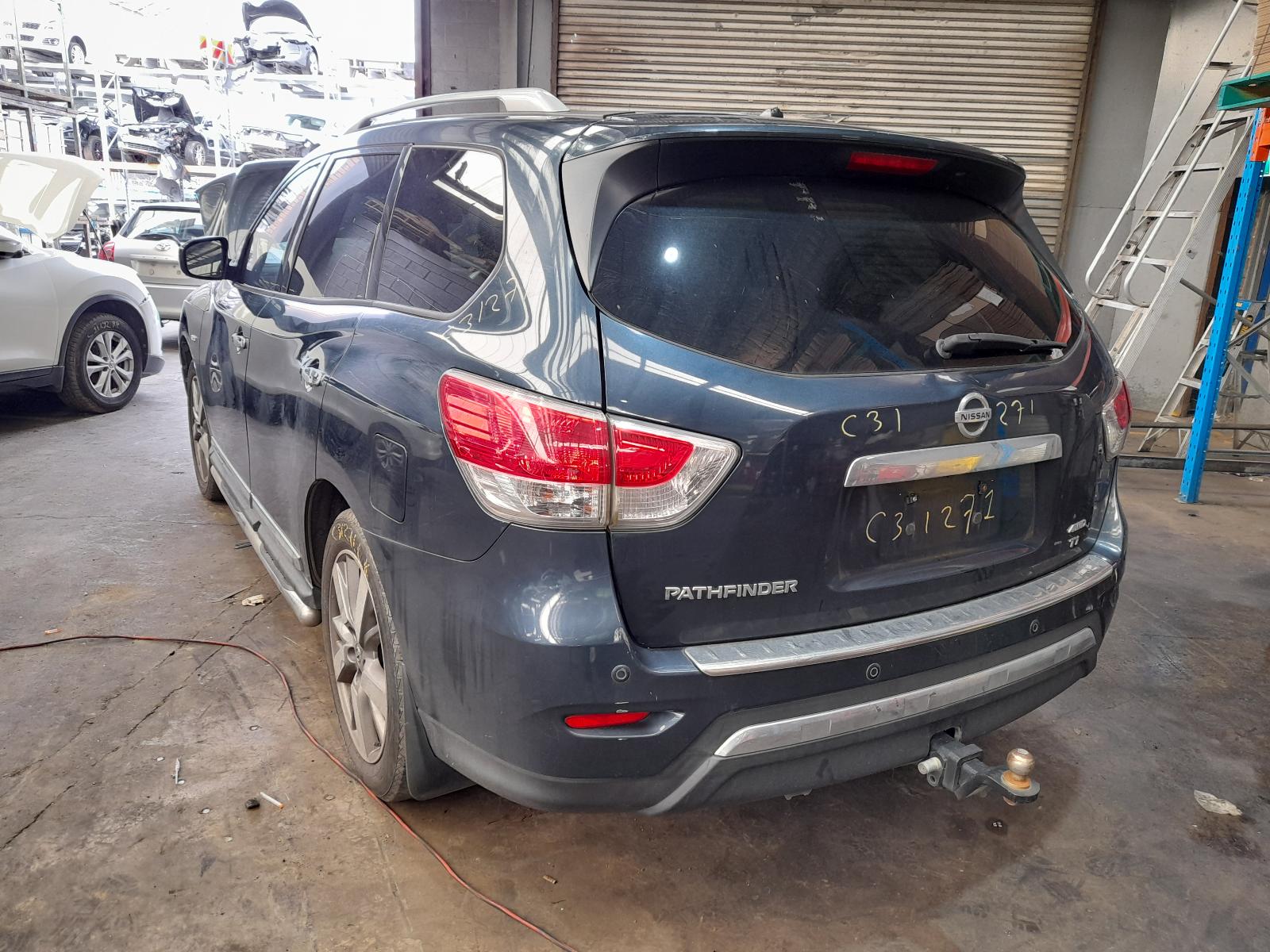 View Auto part Fuse Box Nissan Pathfinder 2013