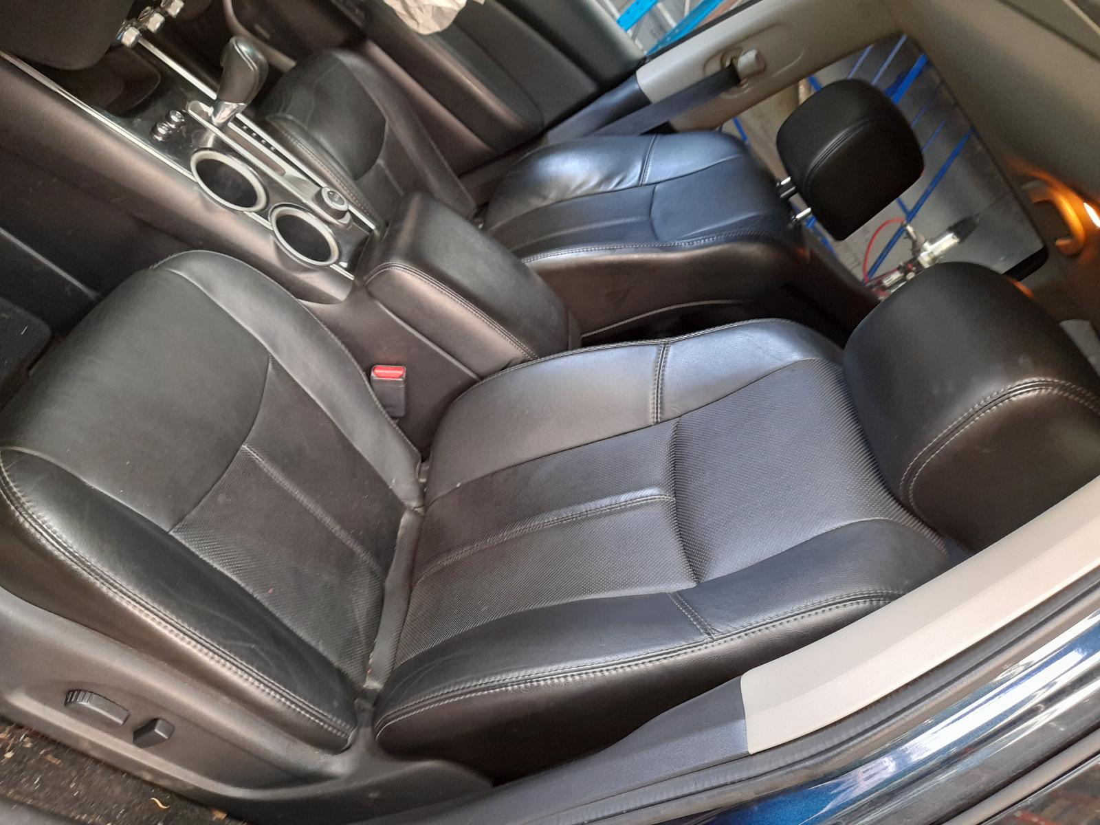 View Auto part Fuse Box Nissan Pathfinder 2013