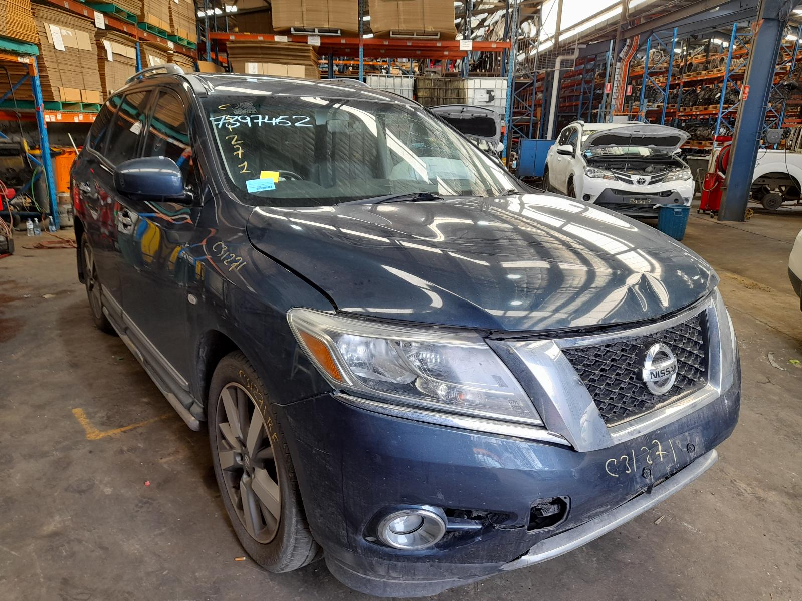 View Auto part Fuse Box Nissan Pathfinder 2013