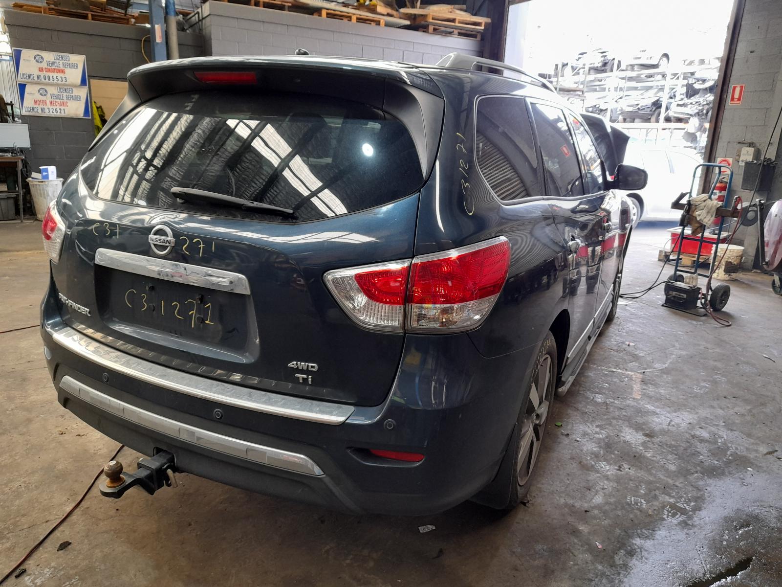 View Auto part Fuse Box Nissan Pathfinder 2013