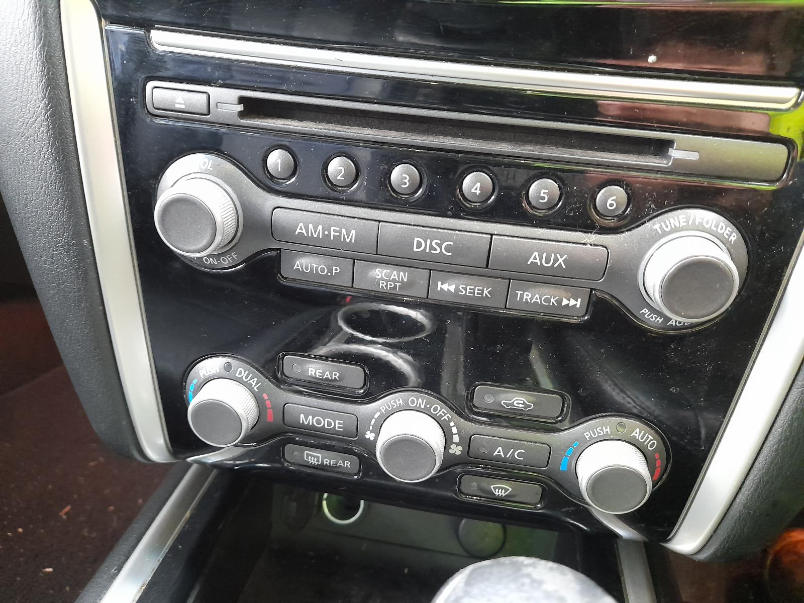 View Auto part Fuse Box Nissan Pathfinder 2013