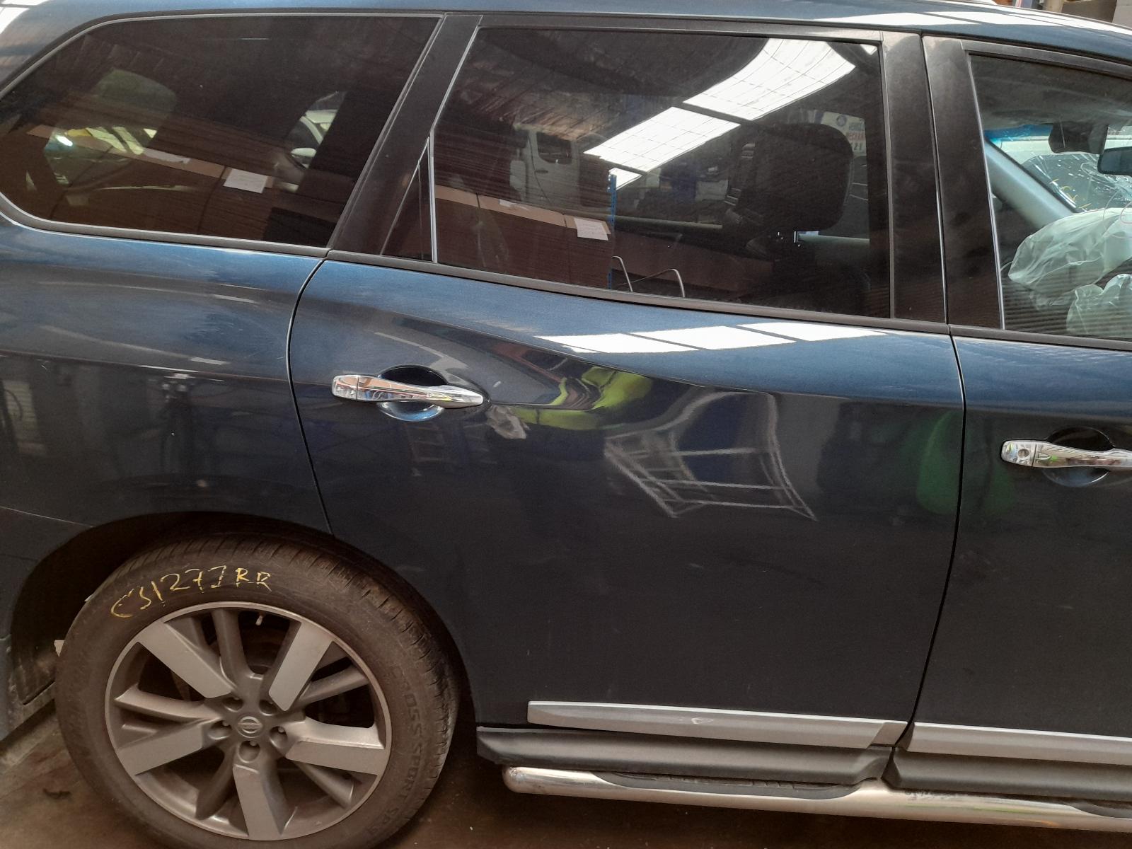 View Auto part Fuse Box Nissan Pathfinder 2013