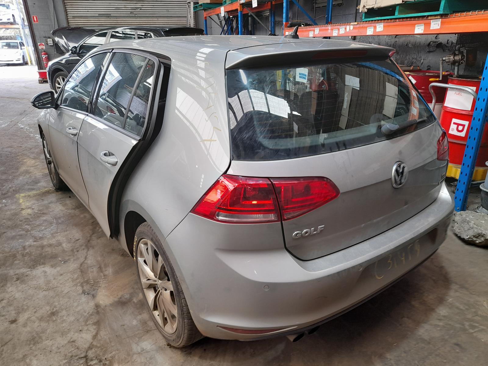 View Auto part Alternator Volkswagen Golf 2015